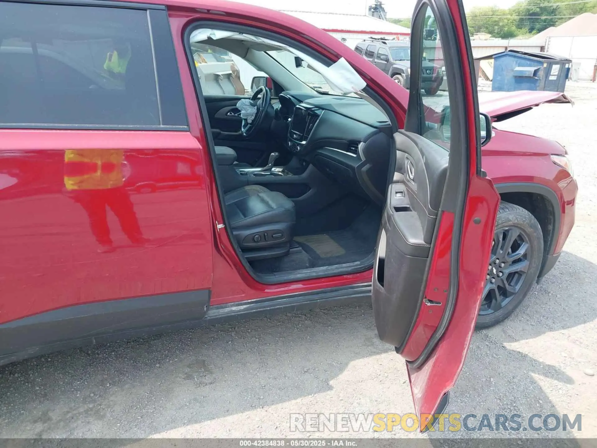 5 Photograph of a damaged car 1GNEVJKW5LJ149296 CHEVROLET TRAVERSE 2020