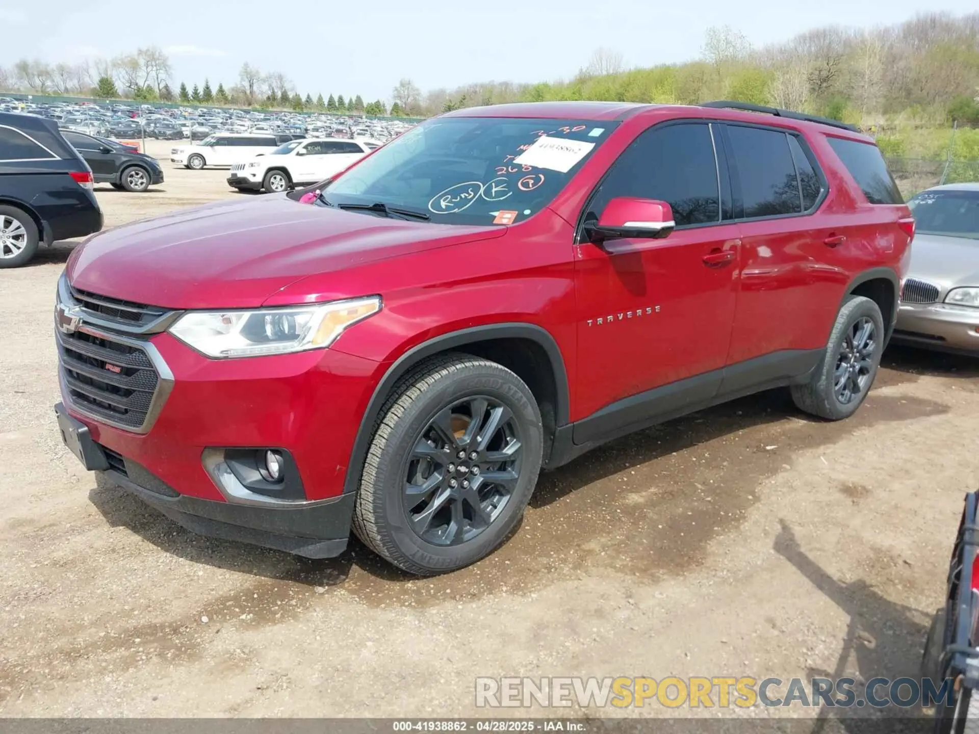 2 Photograph of a damaged car 1GNEVJKW5LJ268627 CHEVROLET TRAVERSE 2020