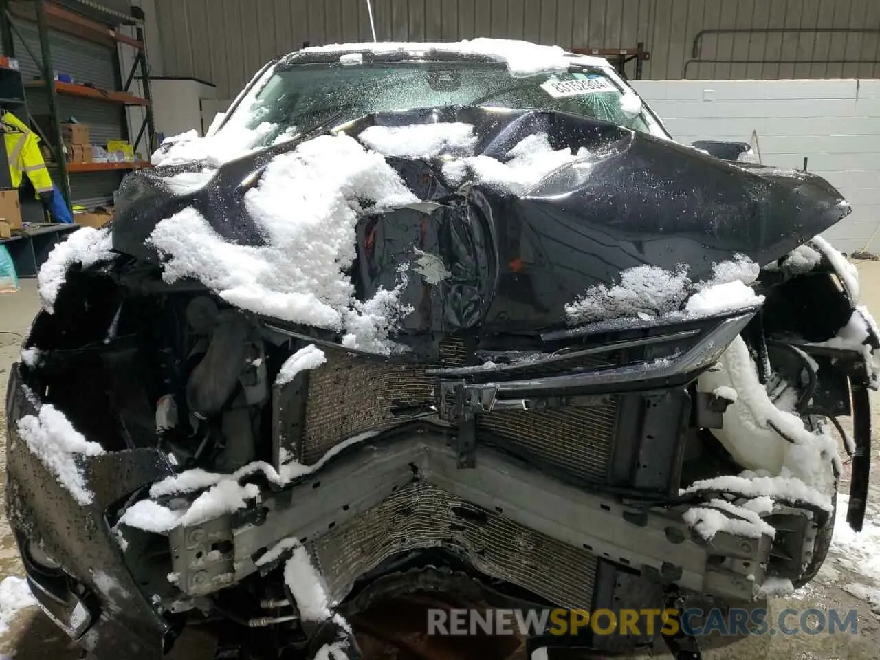 5 Photograph of a damaged car 1GNEVJKW6LJ282987 CHEVROLET TRAVERSE 2020