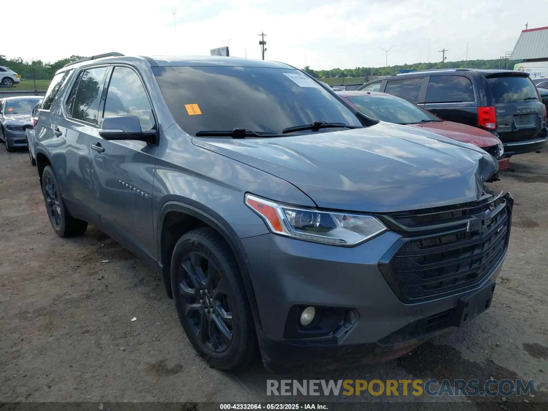 1 Photograph of a damaged car 1GNEVJKW6LJ287073 CHEVROLET TRAVERSE 2020