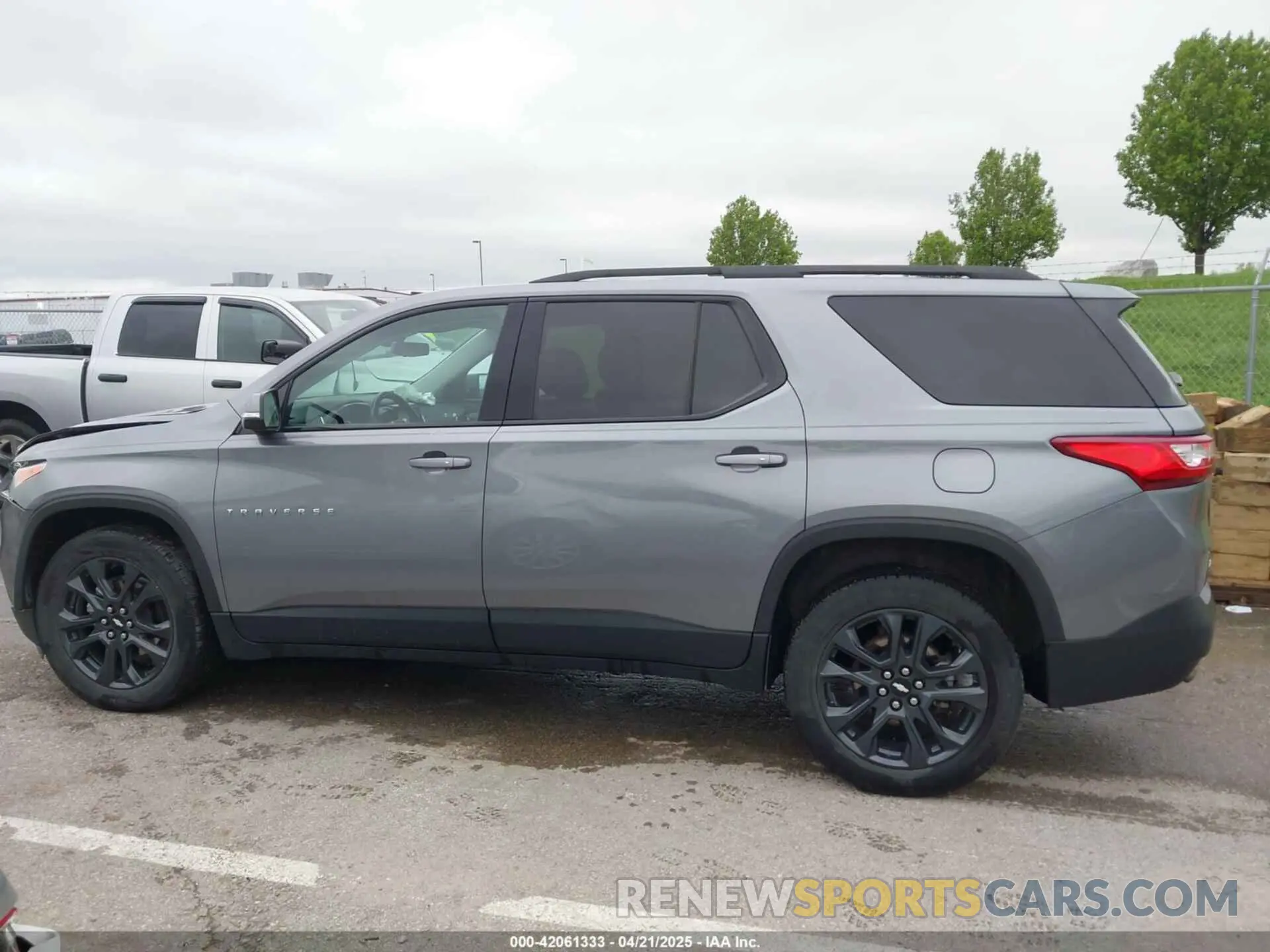 14 Photograph of a damaged car 1GNEVJKW7LJ308092 CHEVROLET TRAVERSE 2020