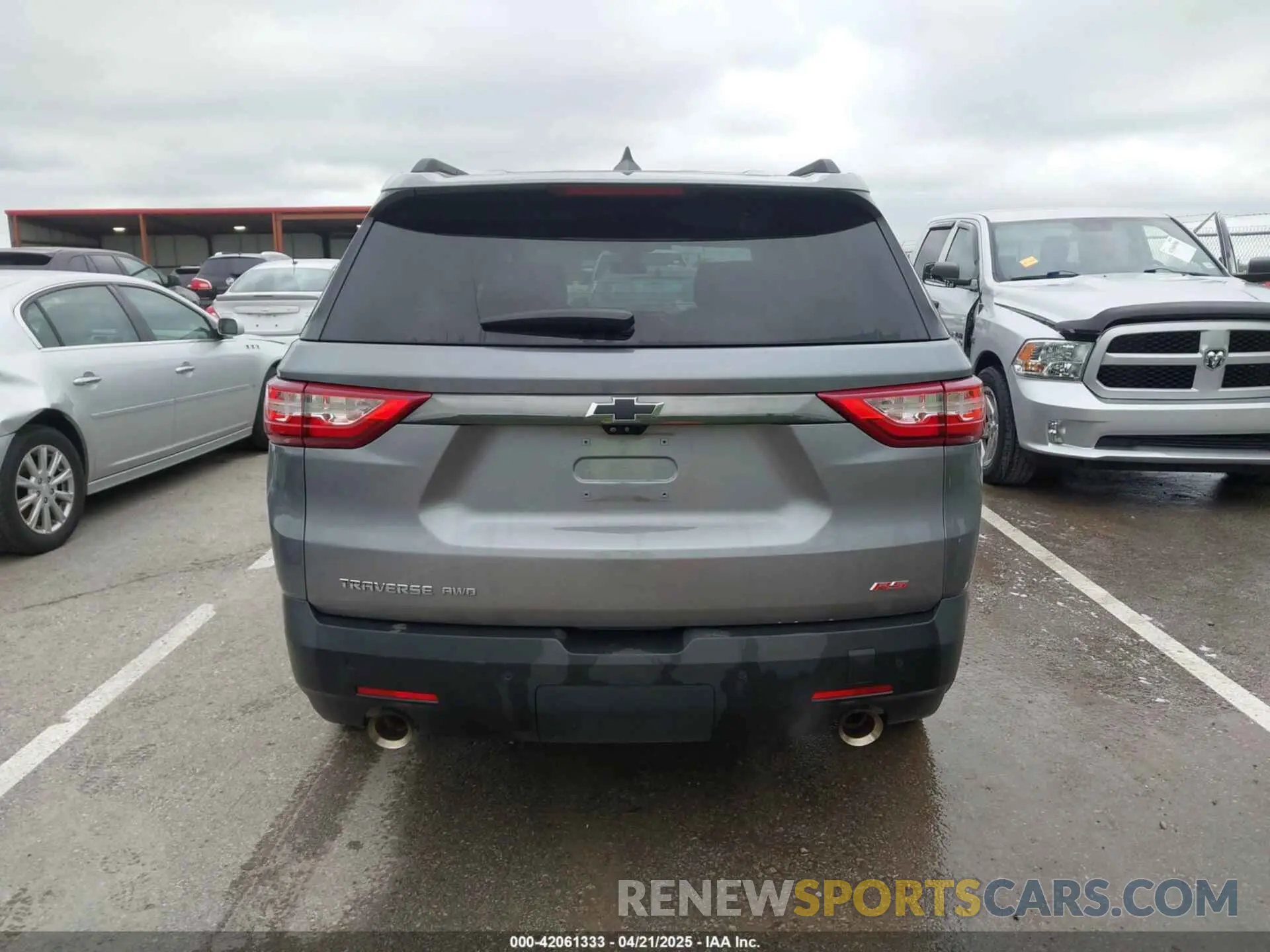 16 Photograph of a damaged car 1GNEVJKW7LJ308092 CHEVROLET TRAVERSE 2020