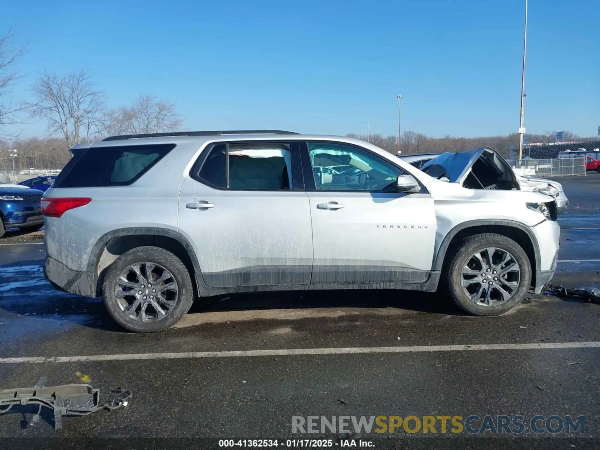 12 Photograph of a damaged car 1GNEVJKWXLJ100918 CHEVROLET TRAVERSE 2020