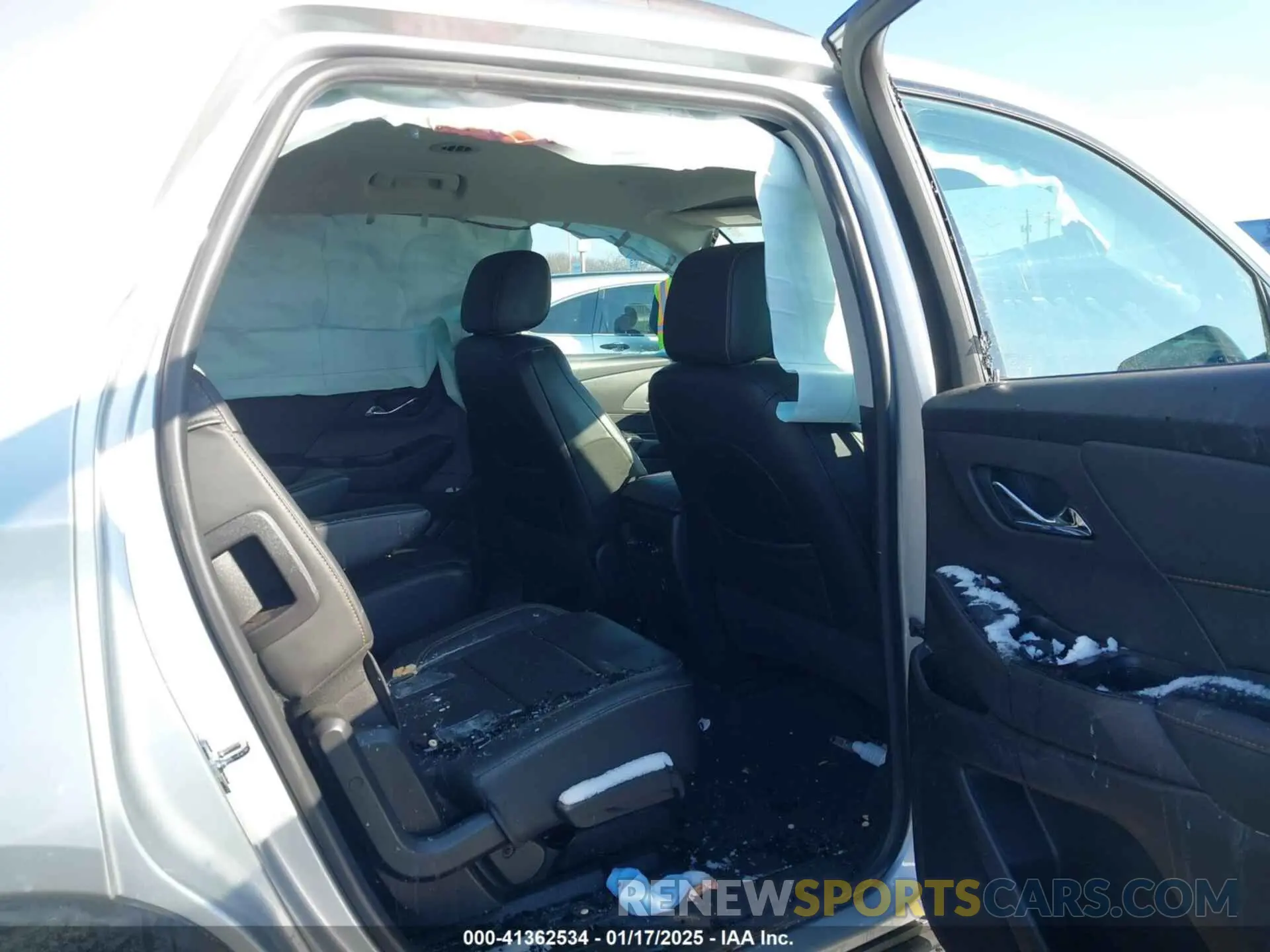 8 Photograph of a damaged car 1GNEVJKWXLJ100918 CHEVROLET TRAVERSE 2020