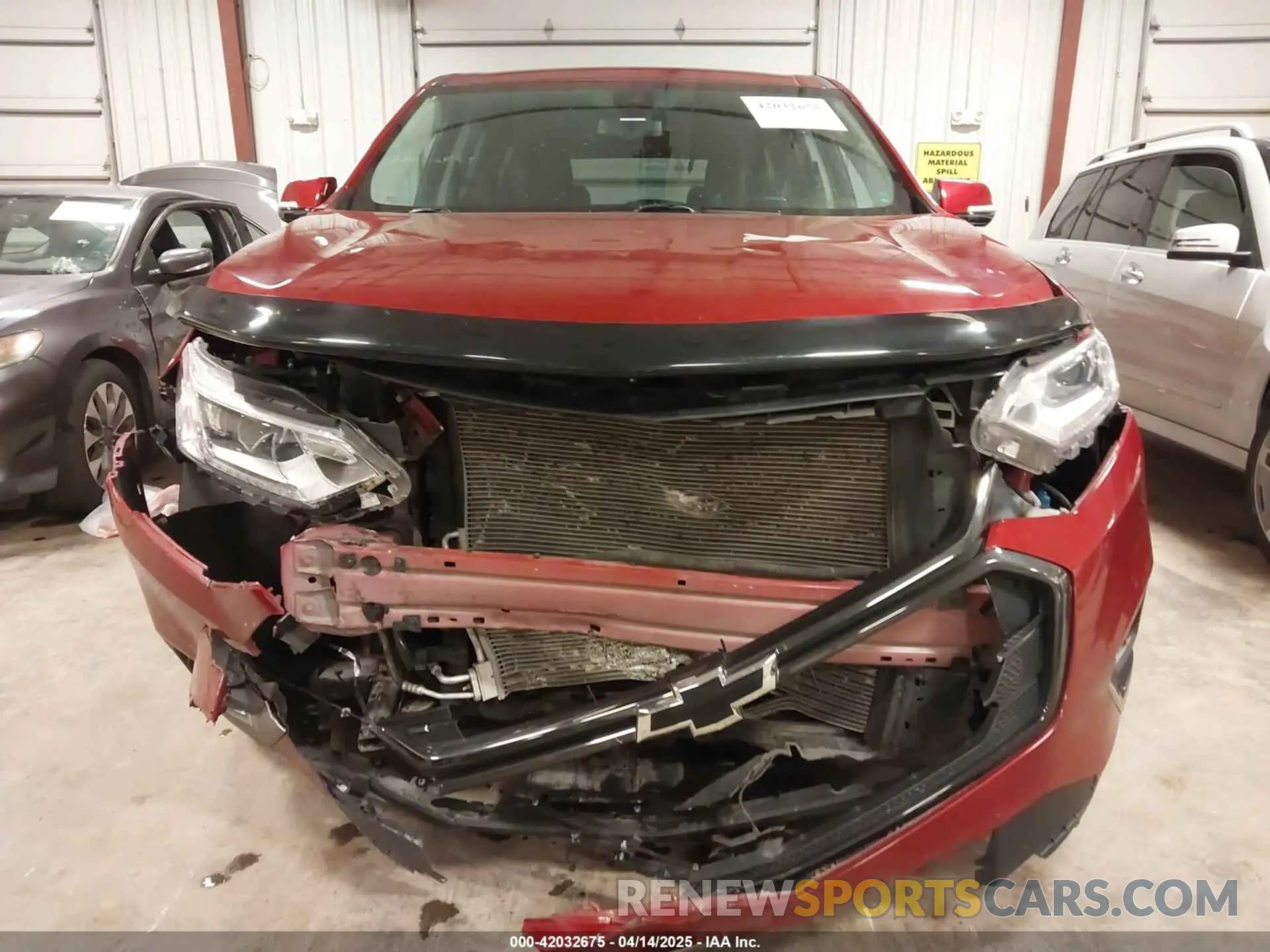 13 Photograph of a damaged car 1GNEVJKWXLJ253198 CHEVROLET TRAVERSE 2020