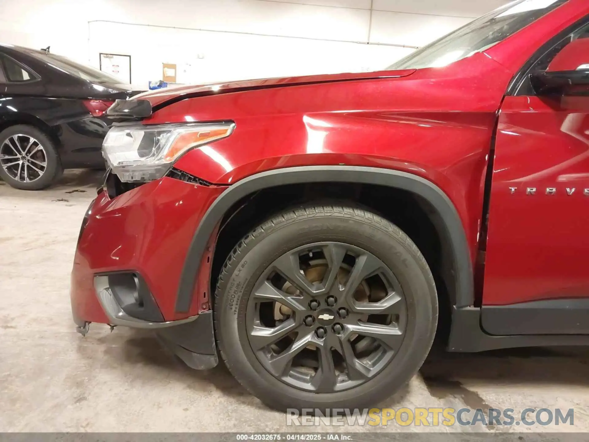 19 Photograph of a damaged car 1GNEVJKWXLJ253198 CHEVROLET TRAVERSE 2020