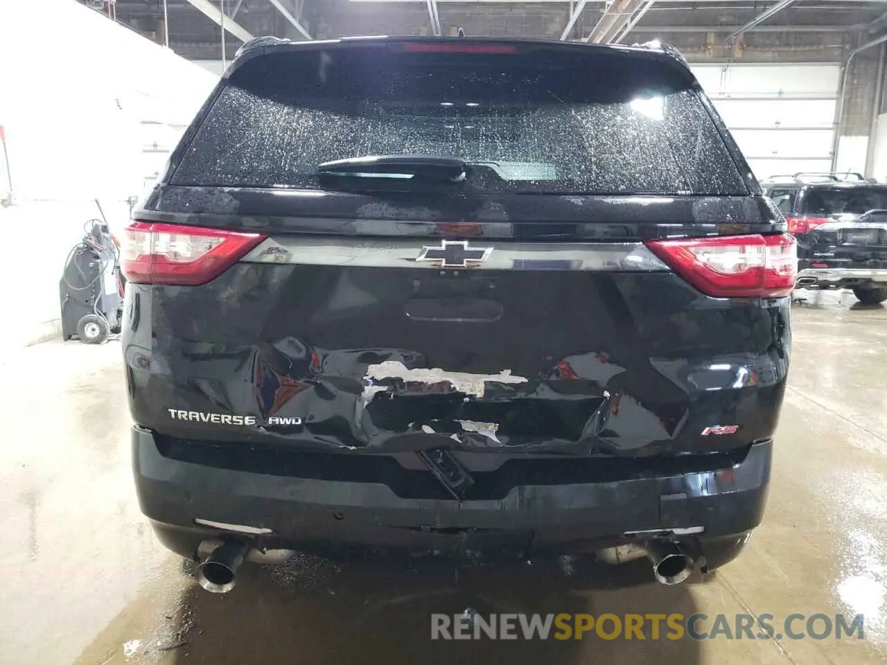 6 Photograph of a damaged car 1GNEVJKWXLJ292213 CHEVROLET TRAVERSE 2020