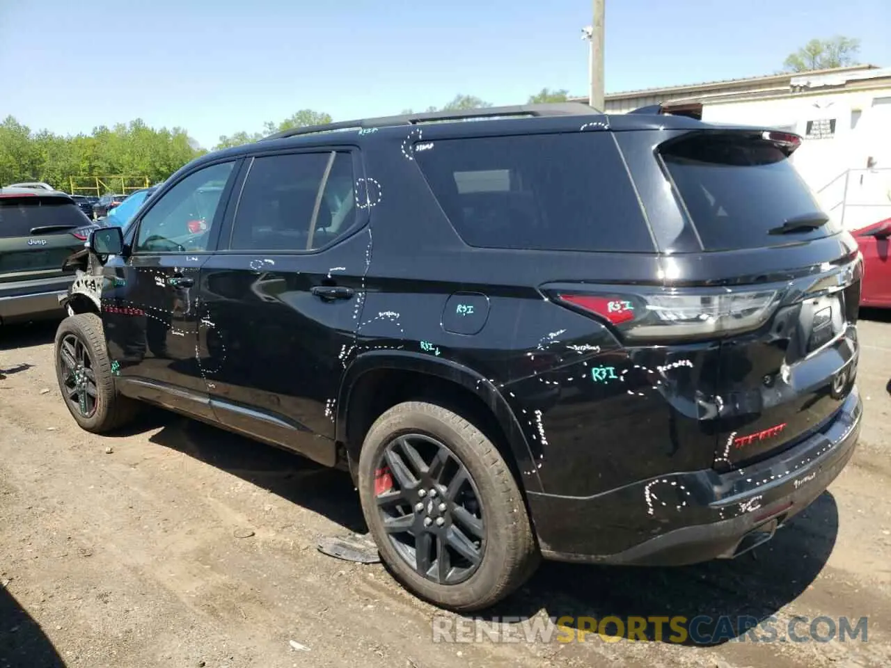 2 Photograph of a damaged car 1GNEVKKW0LJ170868 CHEVROLET TRAVERSE 2020