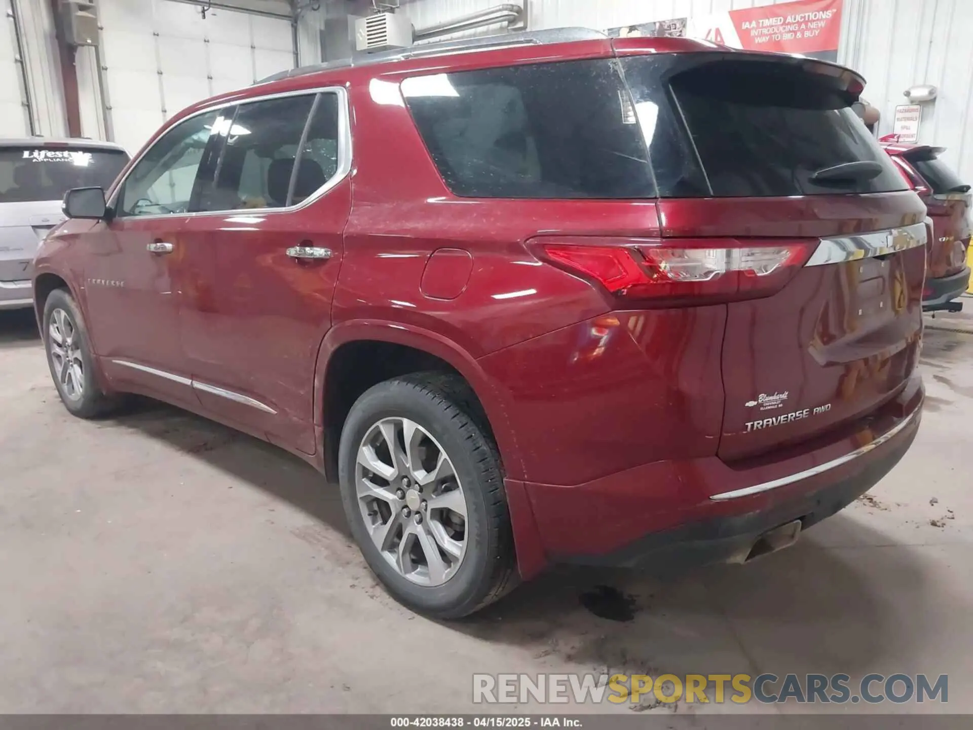 3 Photograph of a damaged car 1GNEVKKW1LJ222041 CHEVROLET TRAVERSE 2020