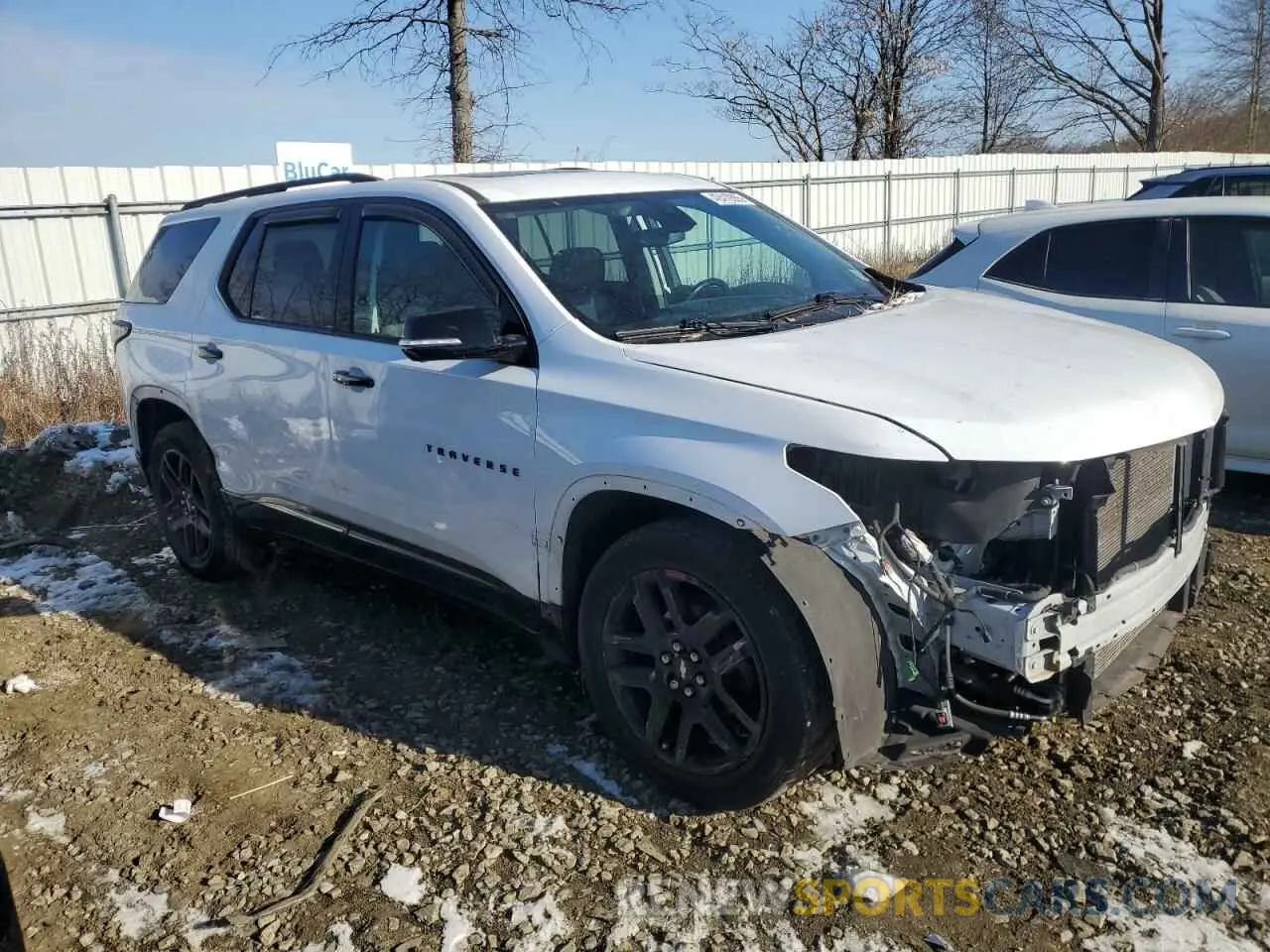 4 Photograph of a damaged car 1GNEVKKW2LJ216409 CHEVROLET TRAVERSE 2020