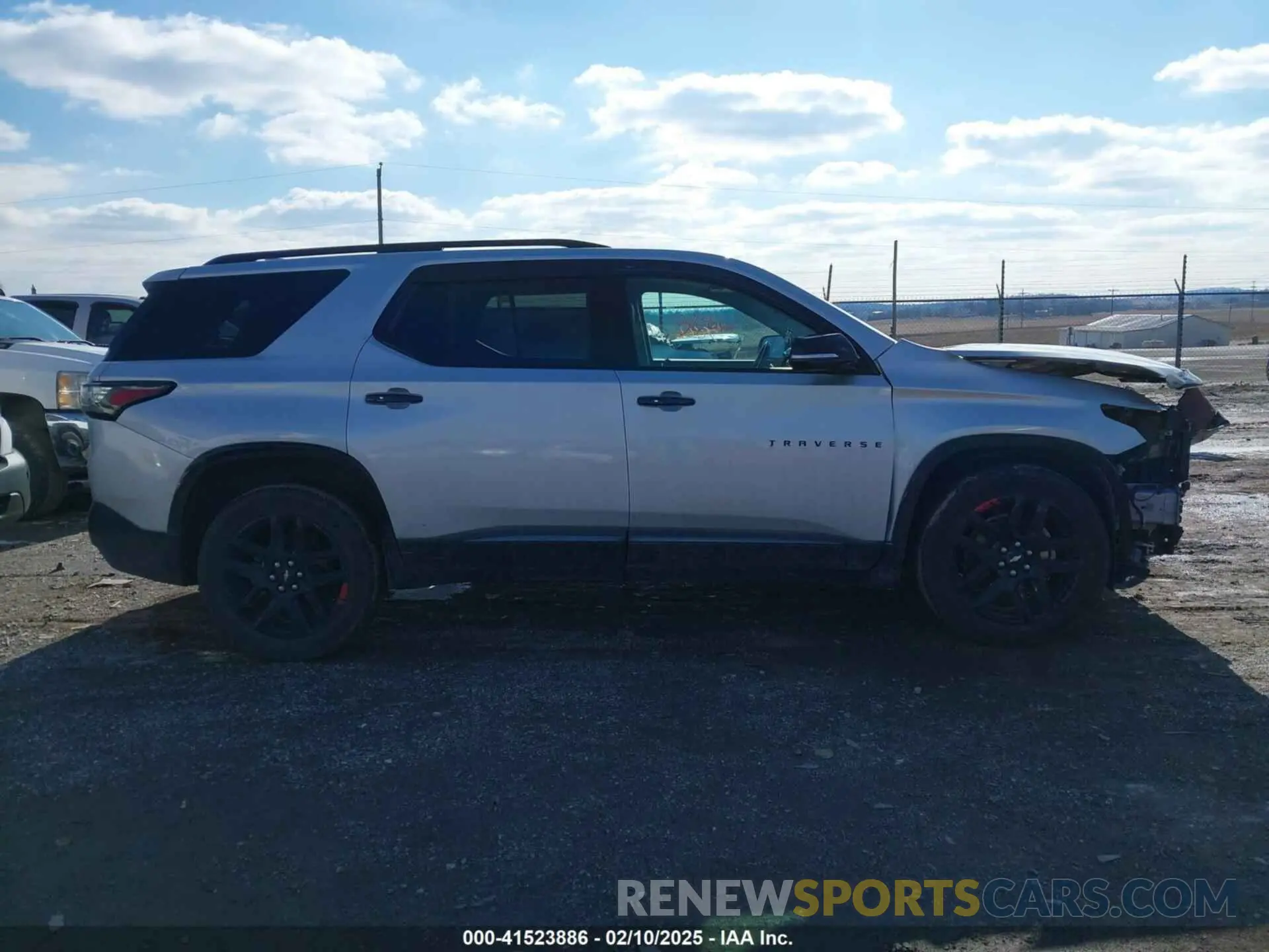 13 Photograph of a damaged car 1GNEVKKW3LJ146063 CHEVROLET TRAVERSE 2020