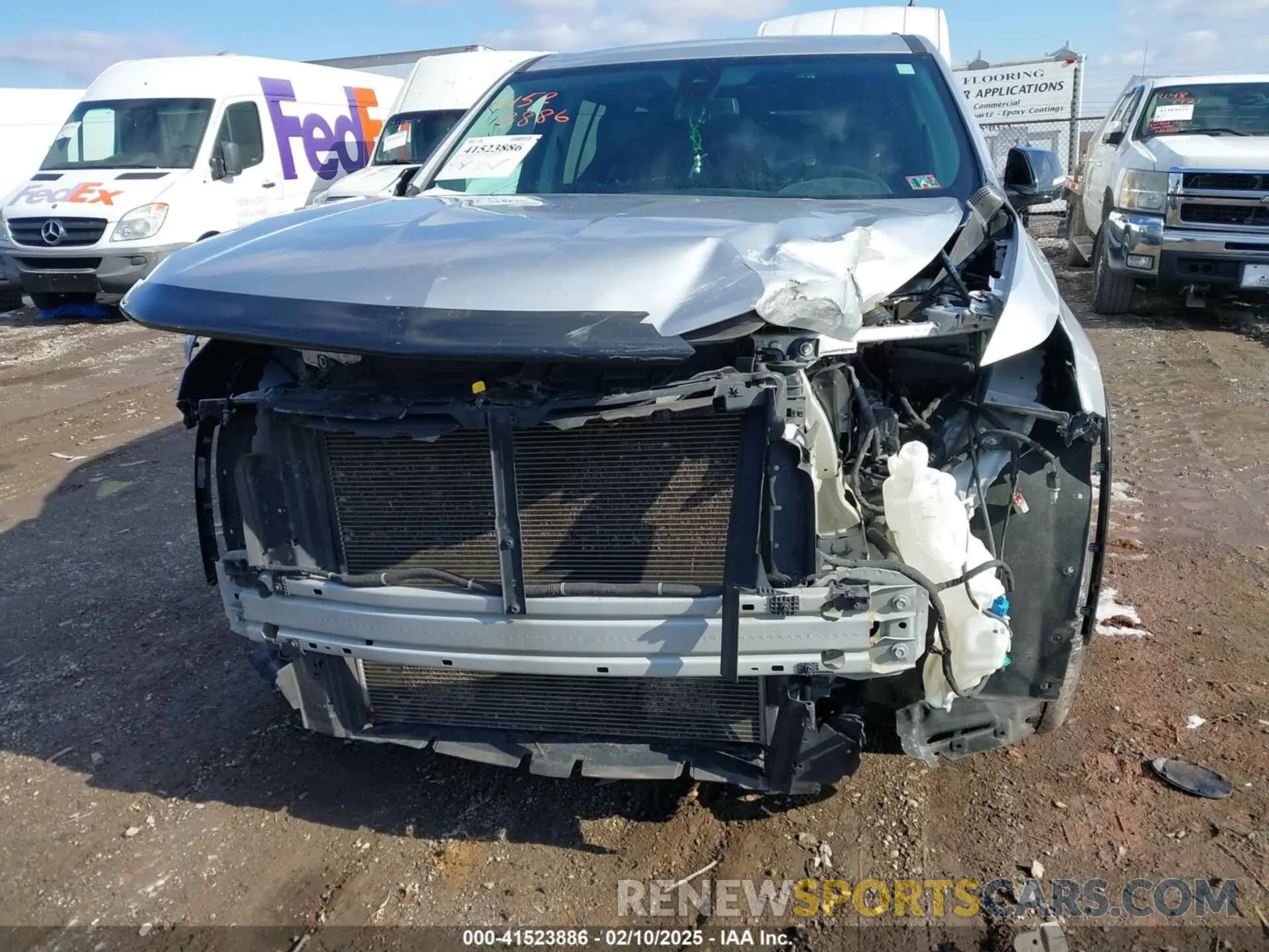 6 Photograph of a damaged car 1GNEVKKW3LJ146063 CHEVROLET TRAVERSE 2020