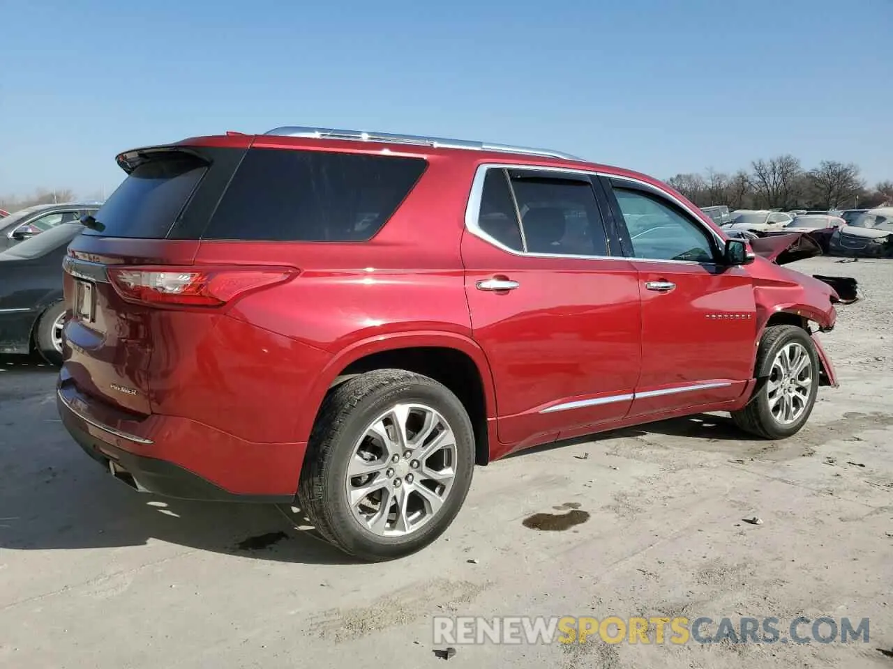 3 Photograph of a damaged car 1GNEVKKW3LJ215432 CHEVROLET TRAVERSE 2020