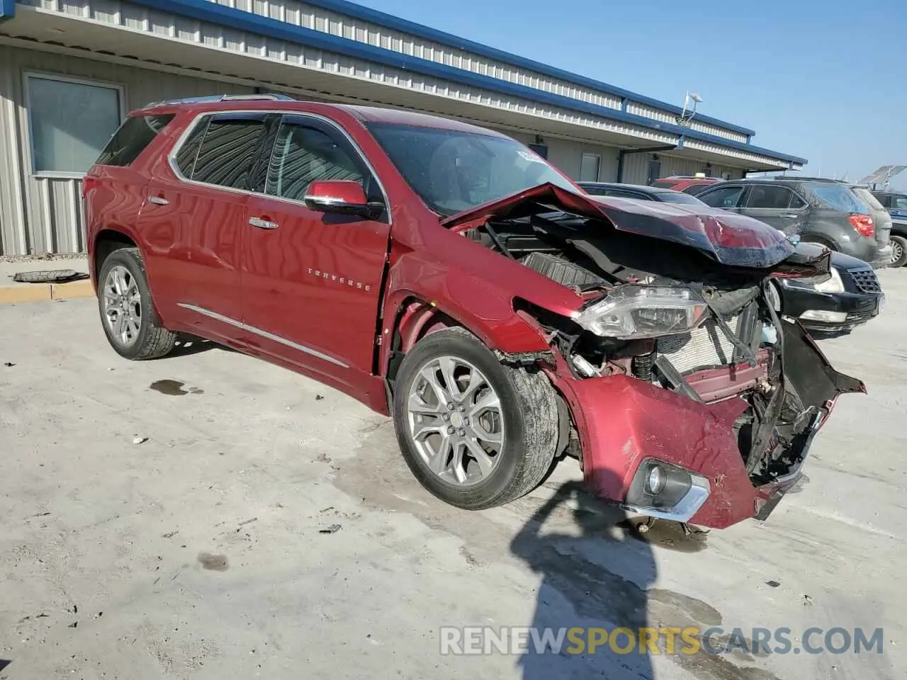 4 Photograph of a damaged car 1GNEVKKW3LJ215432 CHEVROLET TRAVERSE 2020