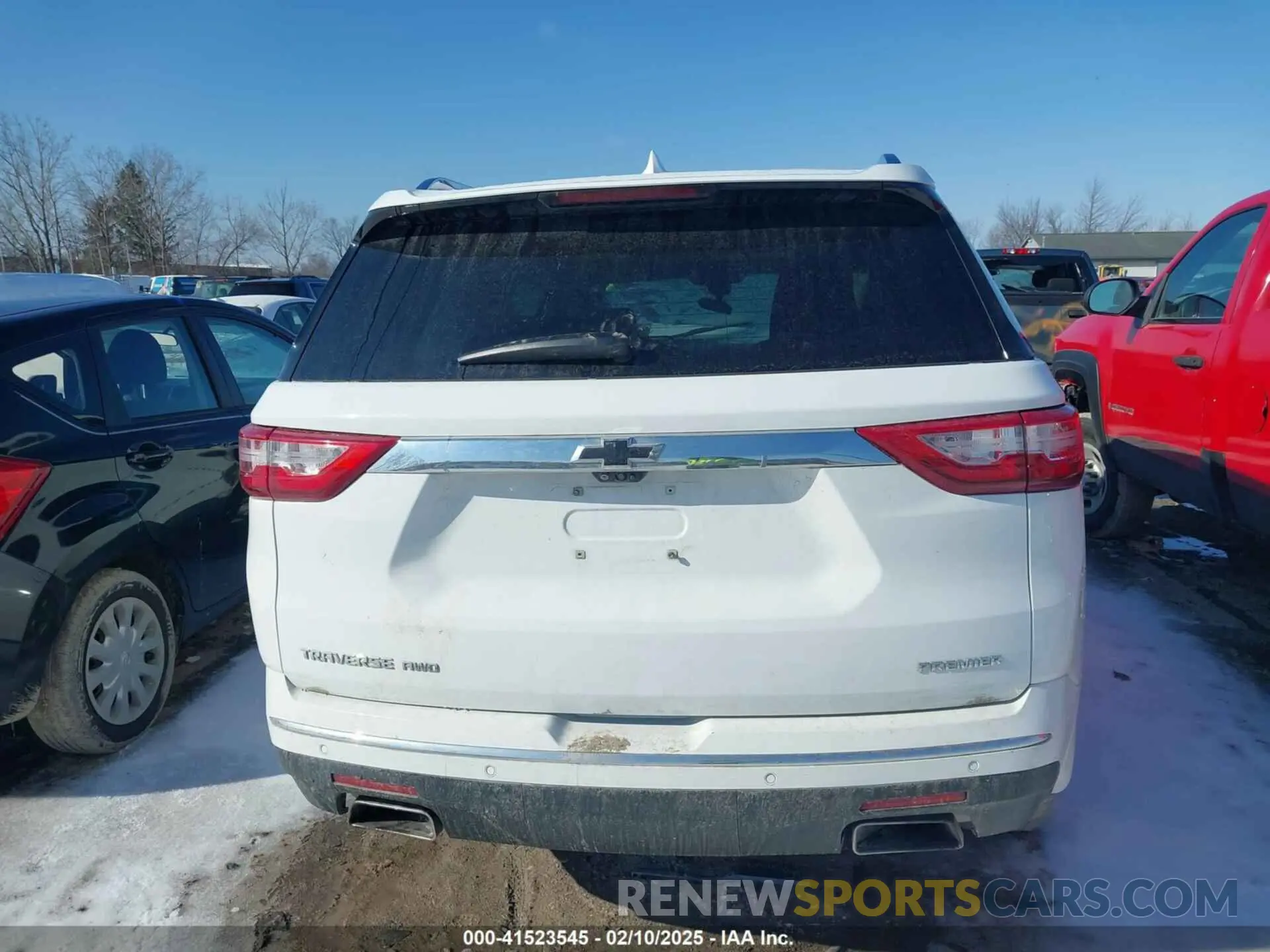 17 Photograph of a damaged car 1GNEVKKW3LJ253520 CHEVROLET TRAVERSE 2020