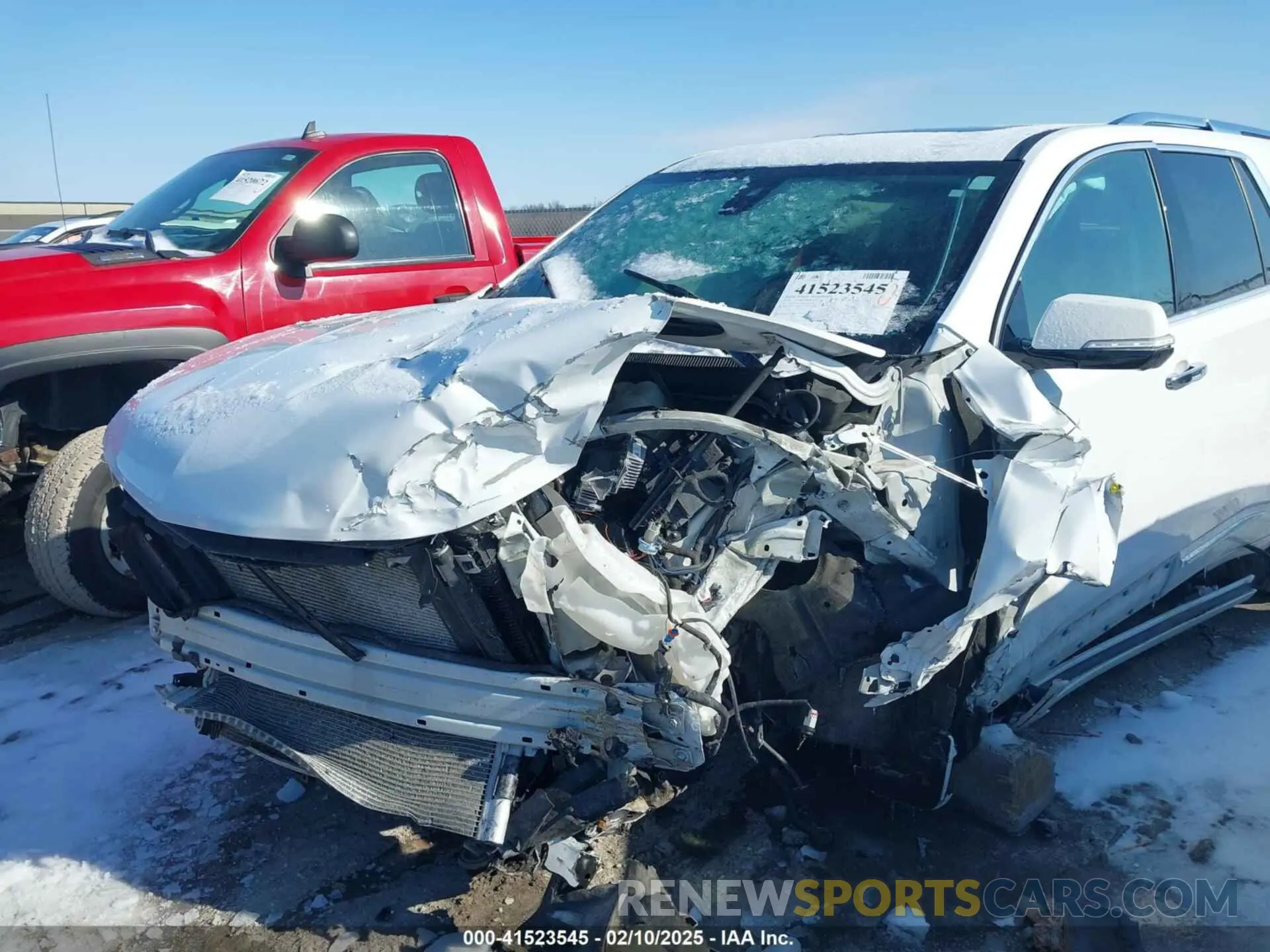 6 Photograph of a damaged car 1GNEVKKW3LJ253520 CHEVROLET TRAVERSE 2020