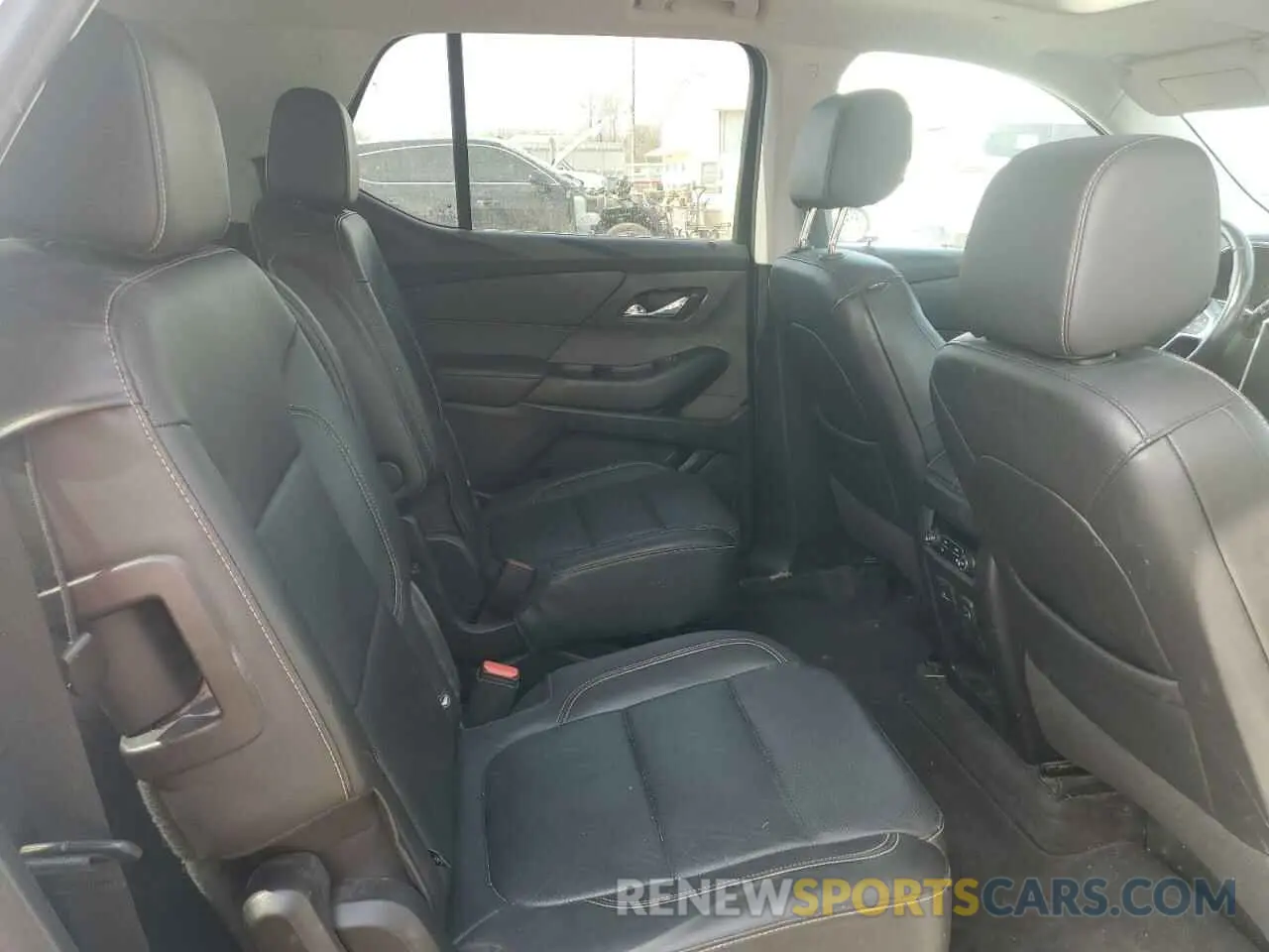 11 Photograph of a damaged car 1GNEVKKW4LJ256281 CHEVROLET TRAVERSE 2020