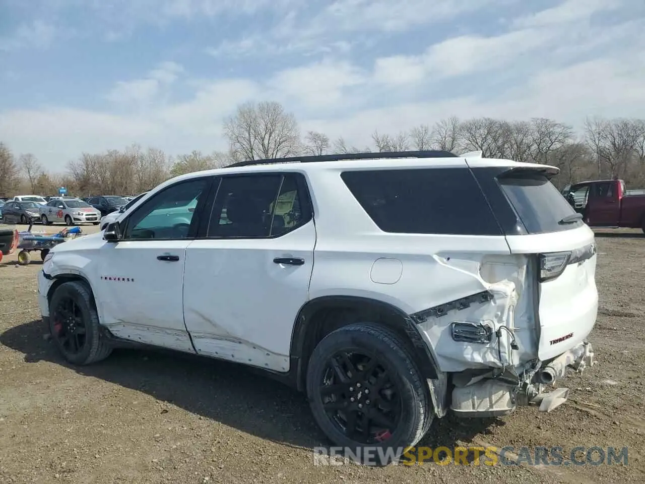 2 Photograph of a damaged car 1GNEVKKW4LJ256281 CHEVROLET TRAVERSE 2020