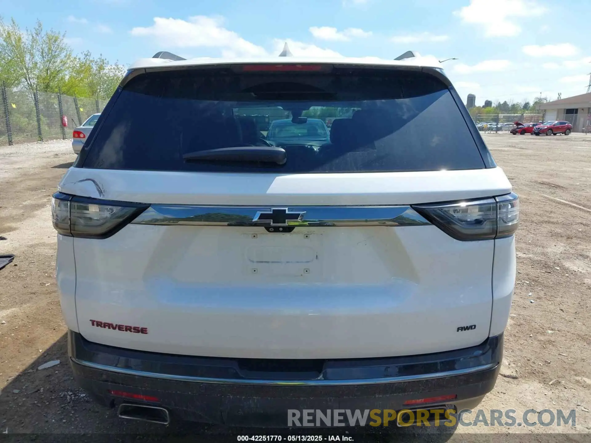 16 Photograph of a damaged car 1GNEVKKW7LJ115057 CHEVROLET TRAVERSE 2020