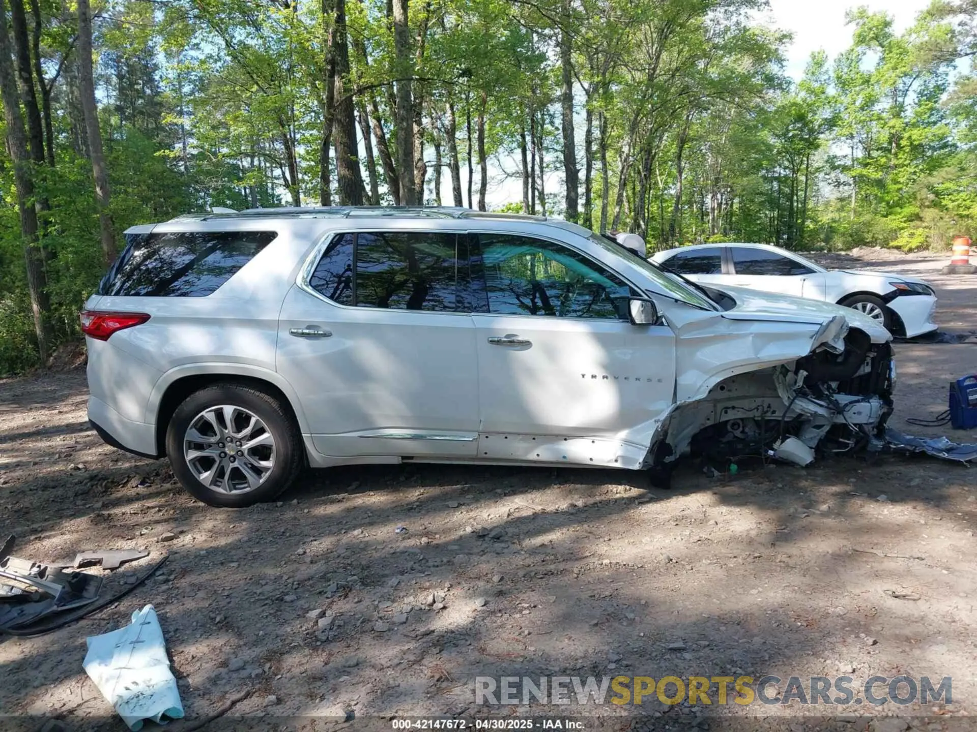 14 Photograph of a damaged car 1GNEVKKW7LJ268408 CHEVROLET TRAVERSE 2020