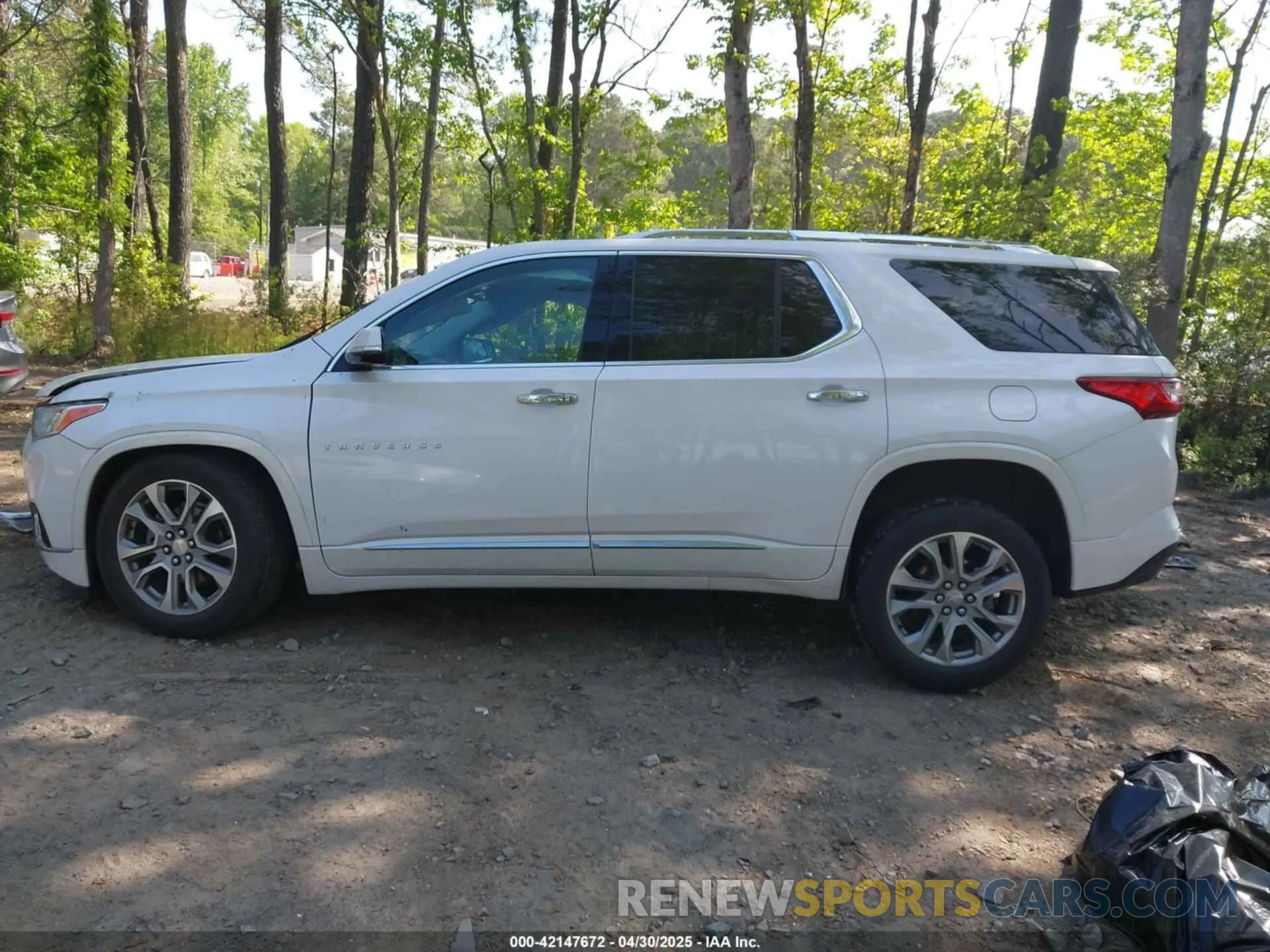 15 Photograph of a damaged car 1GNEVKKW7LJ268408 CHEVROLET TRAVERSE 2020
