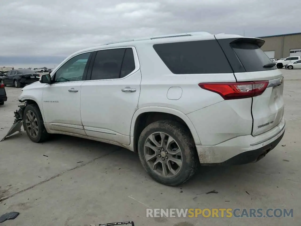 2 Photograph of a damaged car 1GNEVKKW8LJ223588 CHEVROLET TRAVERSE 2020