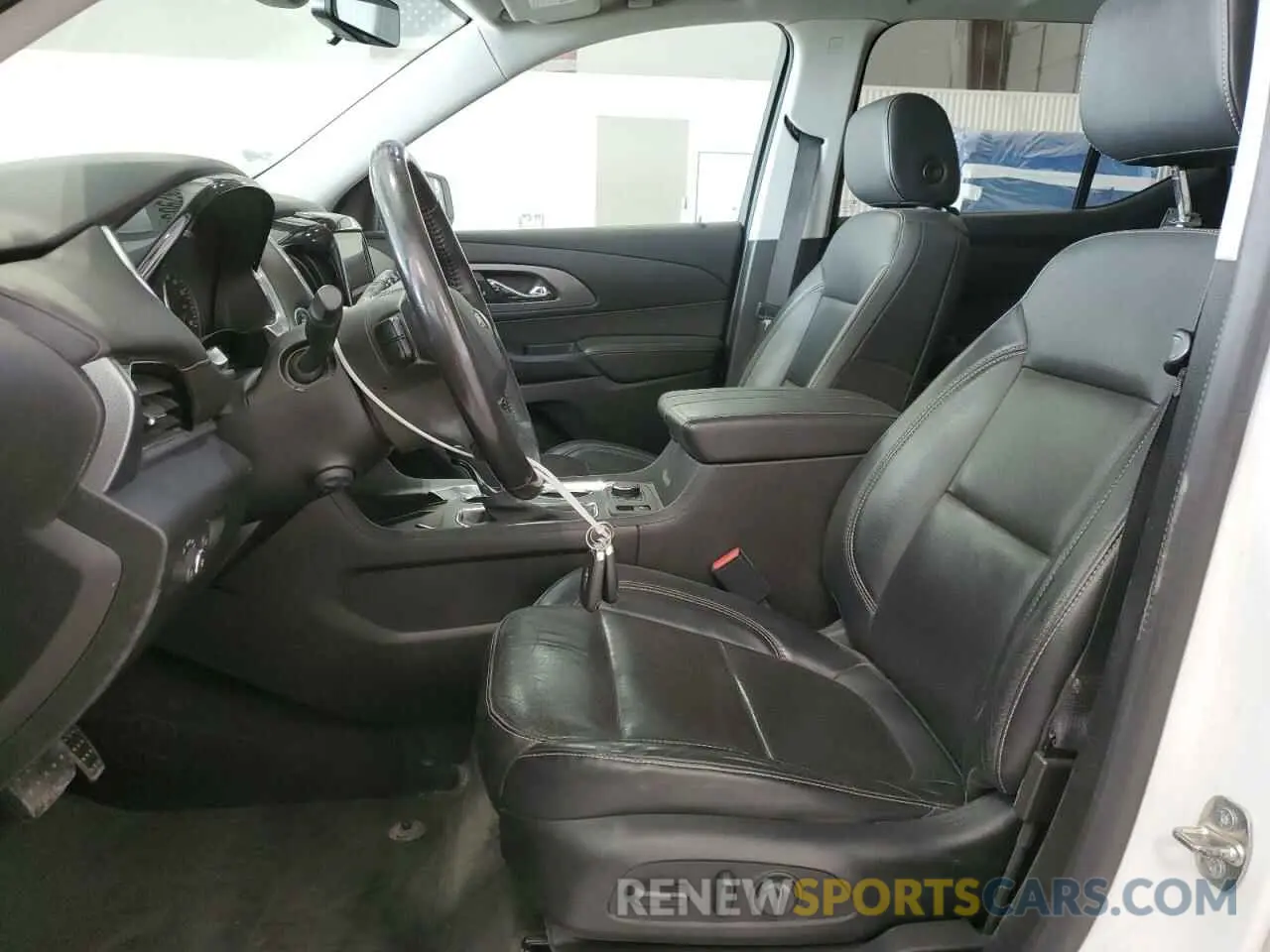 7 Photograph of a damaged car 1GNEVKKW9LJ202023 CHEVROLET TRAVERSE 2020