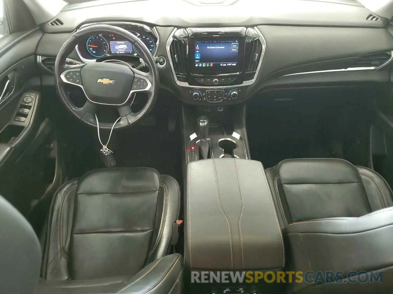 8 Photograph of a damaged car 1GNEVKKW9LJ202023 CHEVROLET TRAVERSE 2020