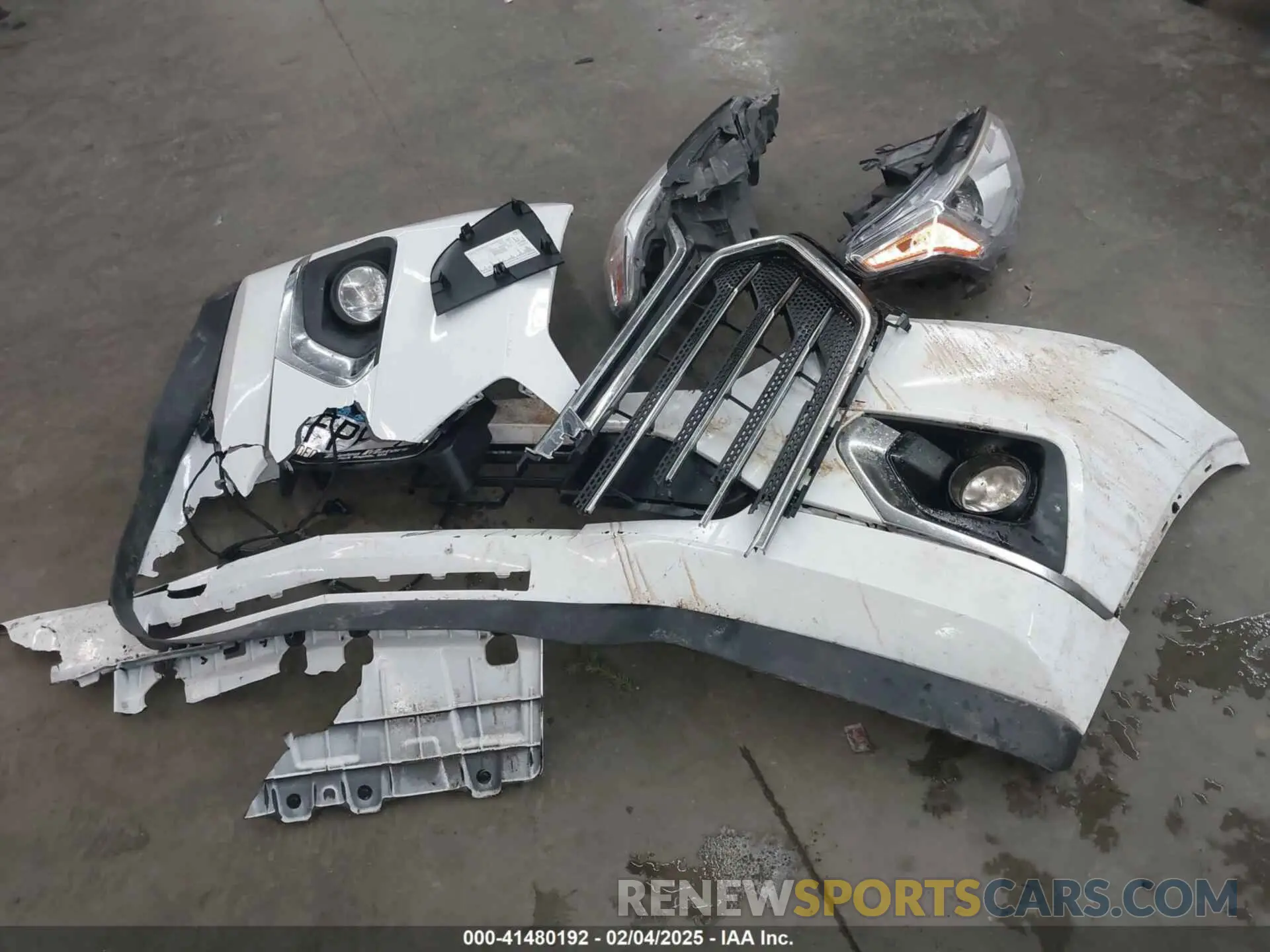 12 Photograph of a damaged car 1GNEVKKW9LJ220148 CHEVROLET TRAVERSE 2020