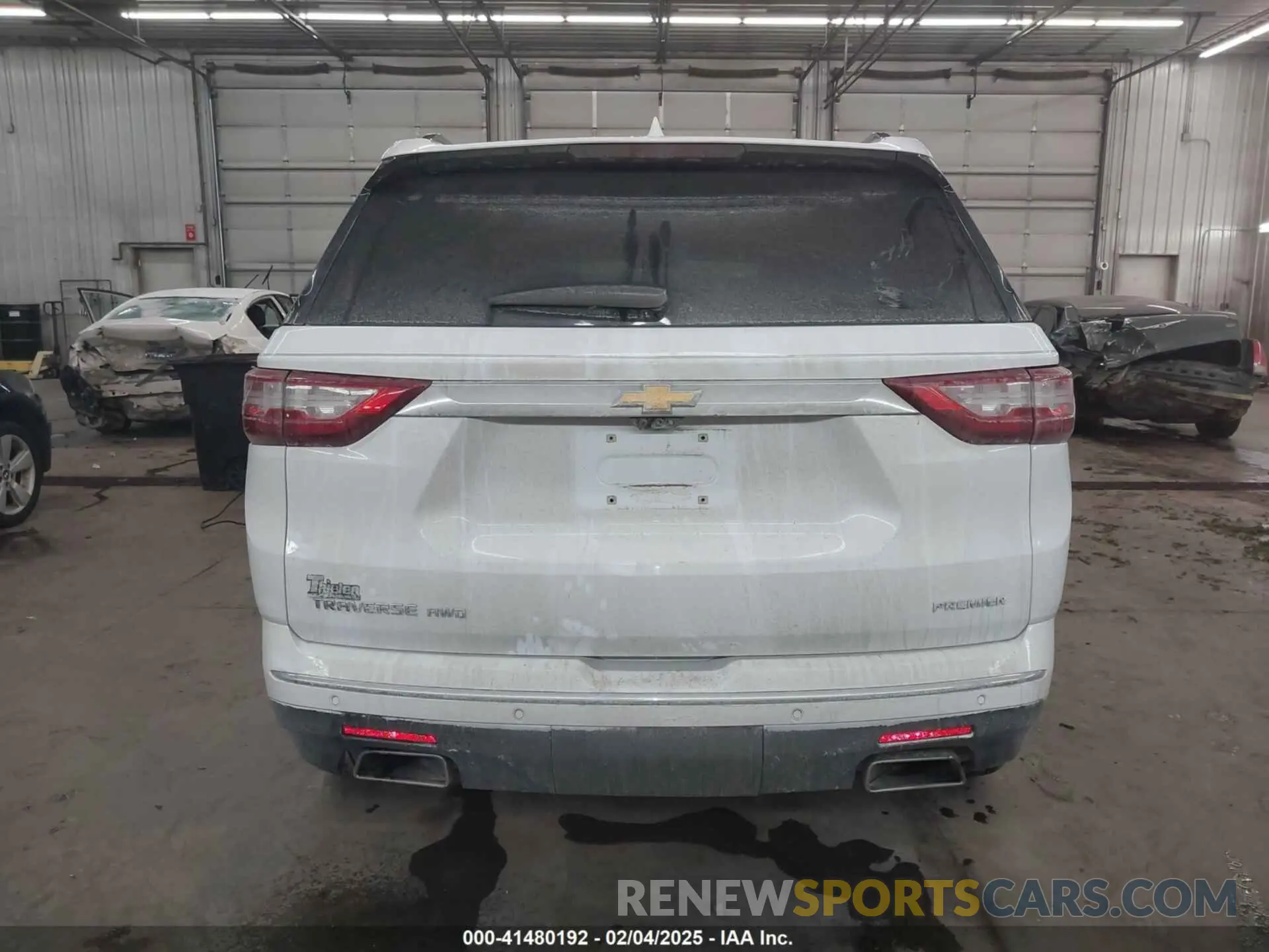 17 Photograph of a damaged car 1GNEVKKW9LJ220148 CHEVROLET TRAVERSE 2020