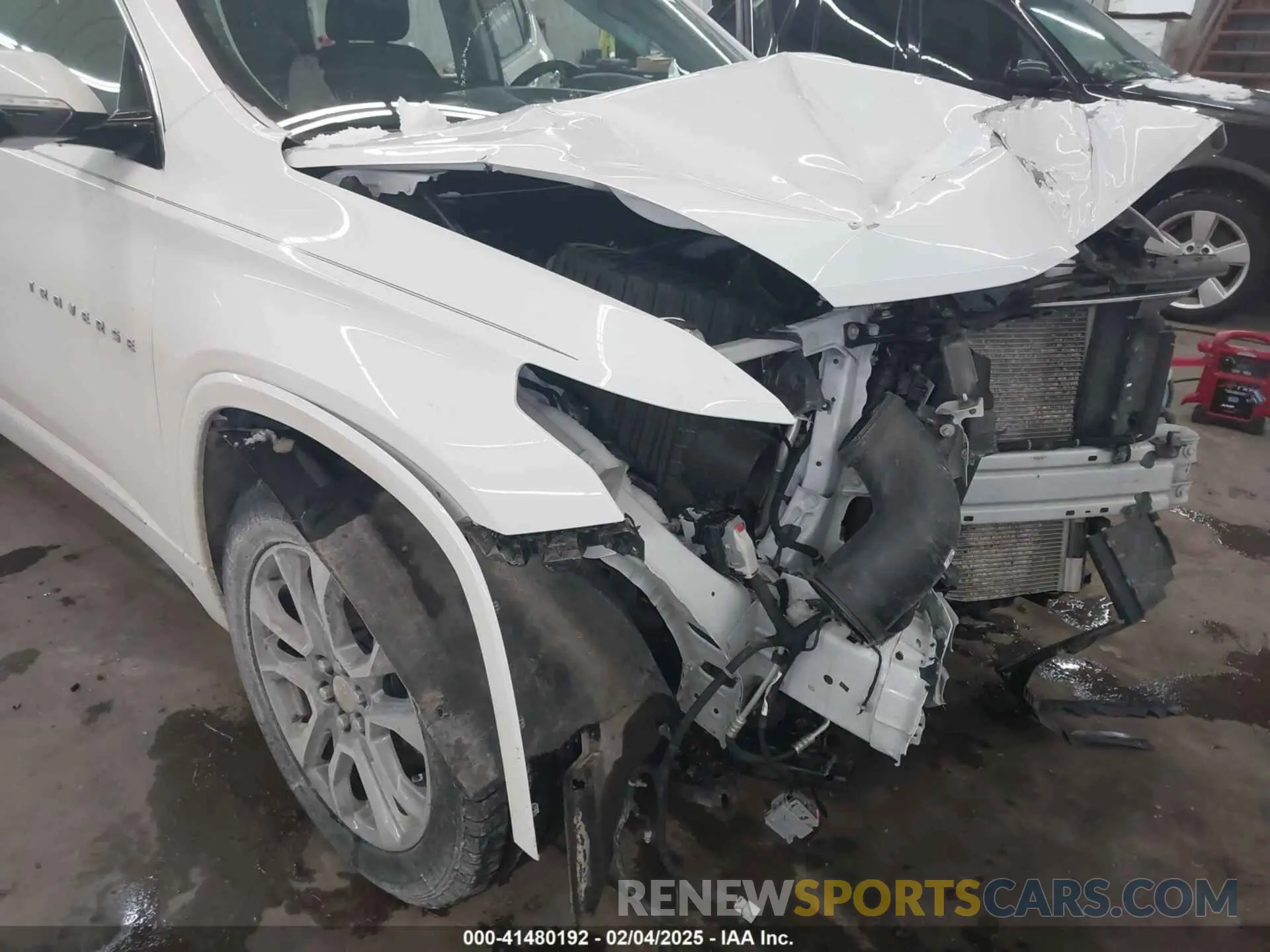 6 Photograph of a damaged car 1GNEVKKW9LJ220148 CHEVROLET TRAVERSE 2020