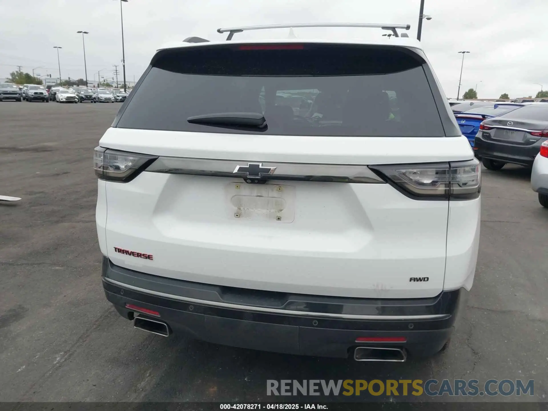 16 Photograph of a damaged car 1GNEVKKWXLJ120947 CHEVROLET TRAVERSE 2020