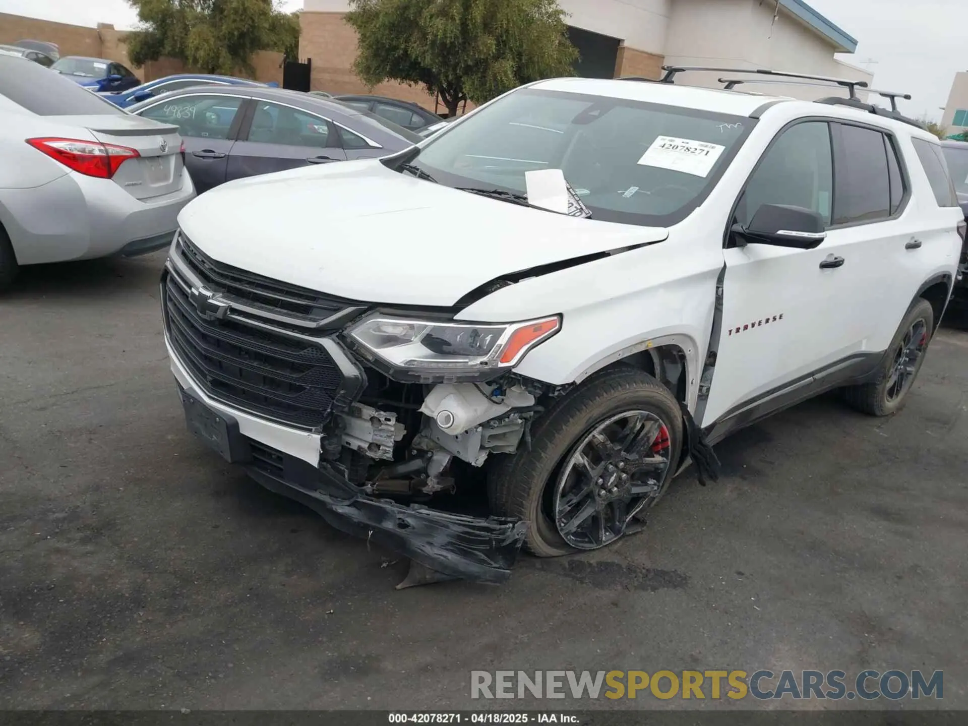 6 Photograph of a damaged car 1GNEVKKWXLJ120947 CHEVROLET TRAVERSE 2020