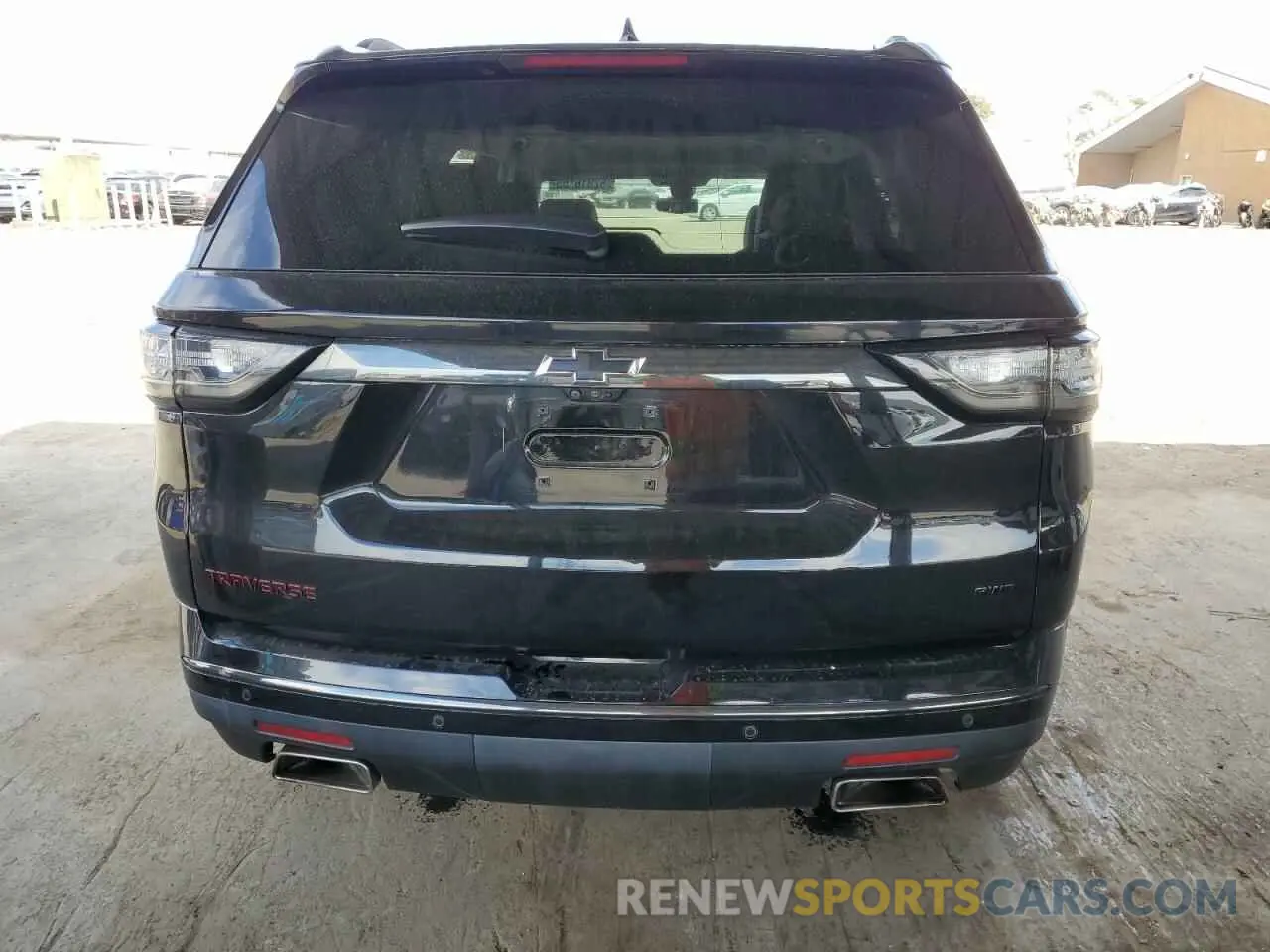 6 Photograph of a damaged car 1GNEVKKWXLJ315074 CHEVROLET TRAVERSE 2020