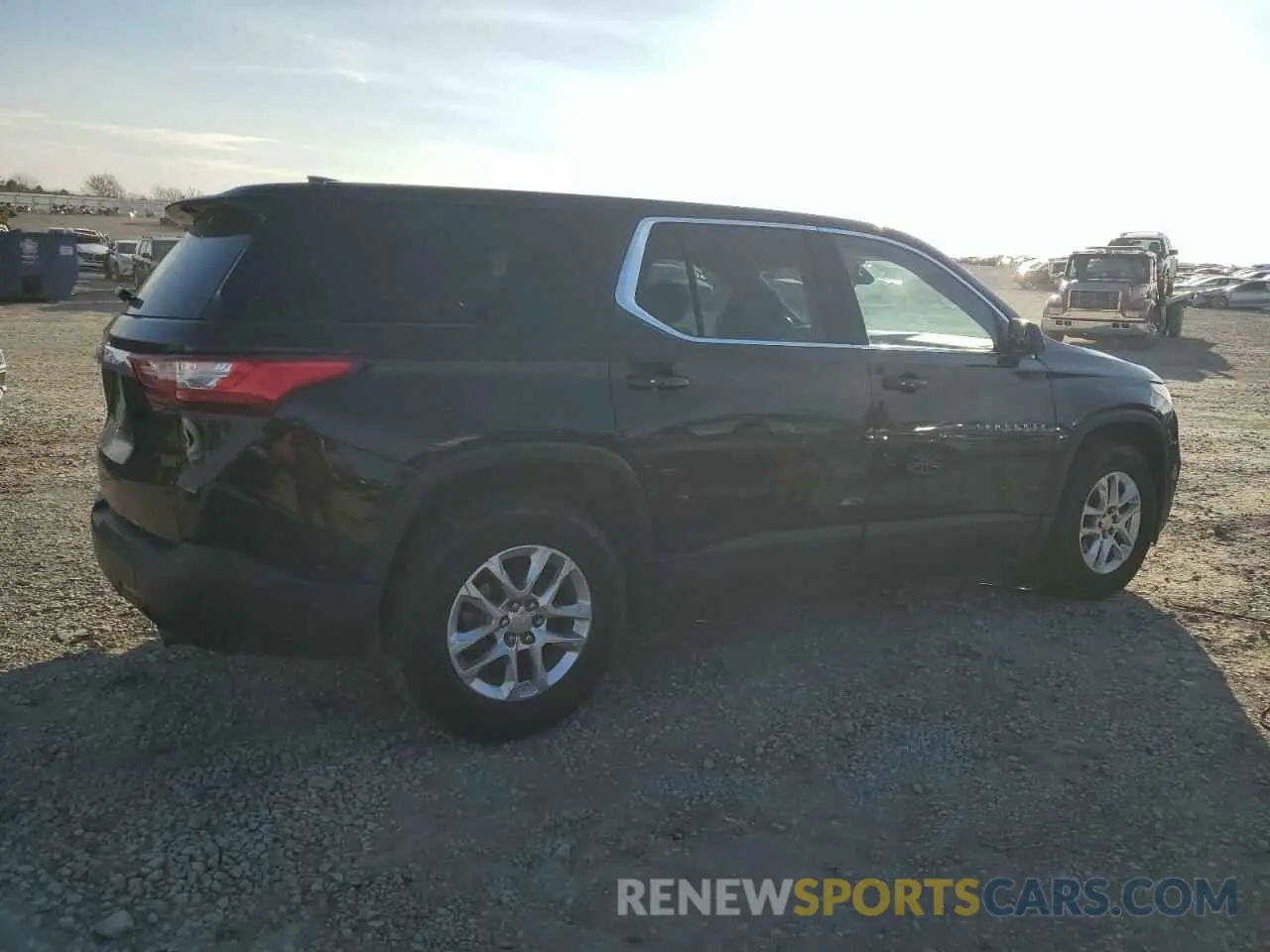 3 Photograph of a damaged car 1GNEVLKW3LJ115532 CHEVROLET TRAVERSE 2020