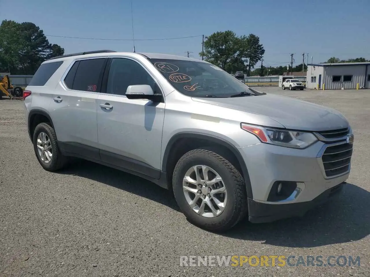 4 Photograph of a damaged car 1GNEVMKW0LJ191652 CHEVROLET TRAVERSE 2020
