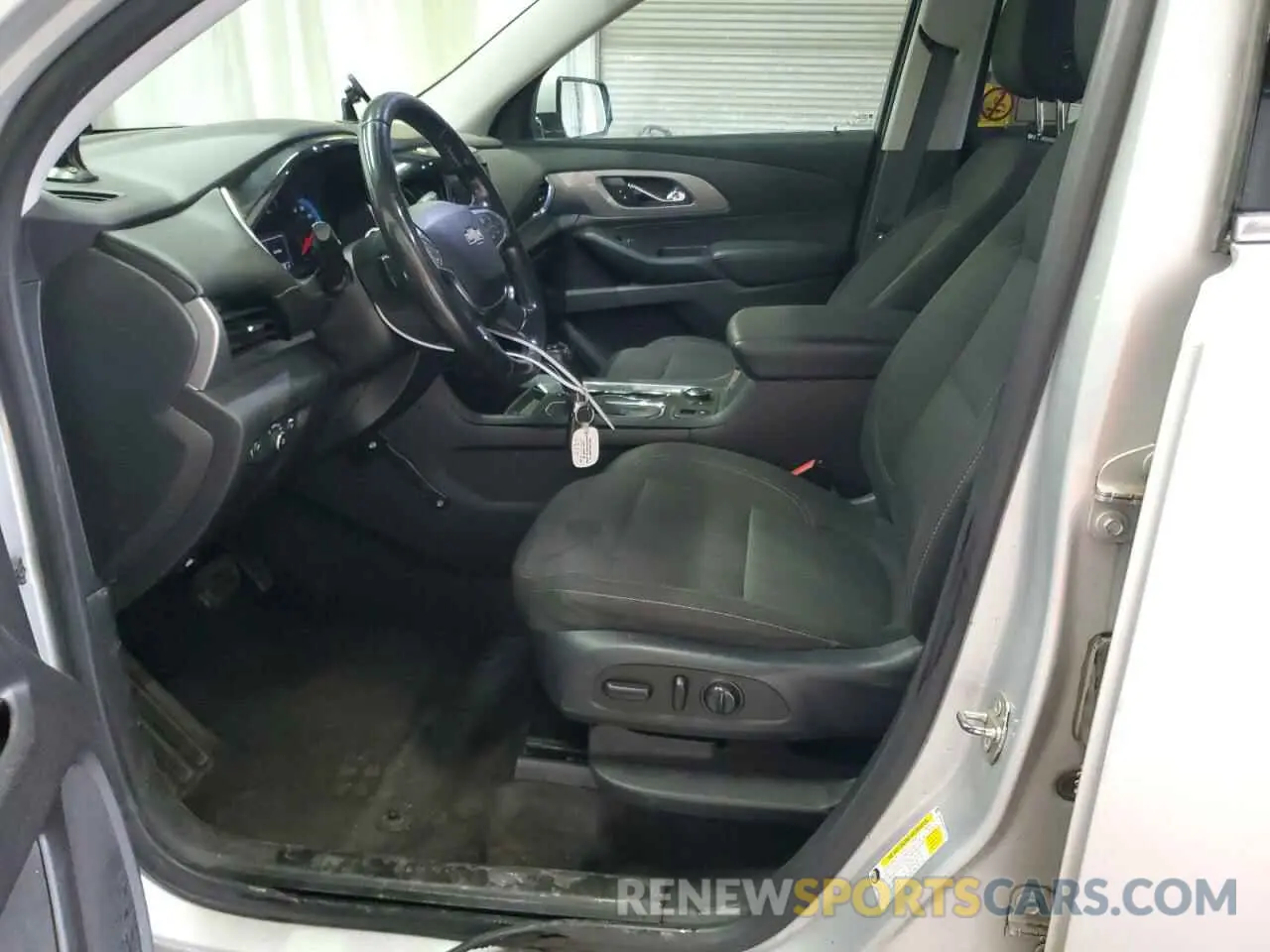 7 Photograph of a damaged car 1GNEVMKW0LJ191652 CHEVROLET TRAVERSE 2020