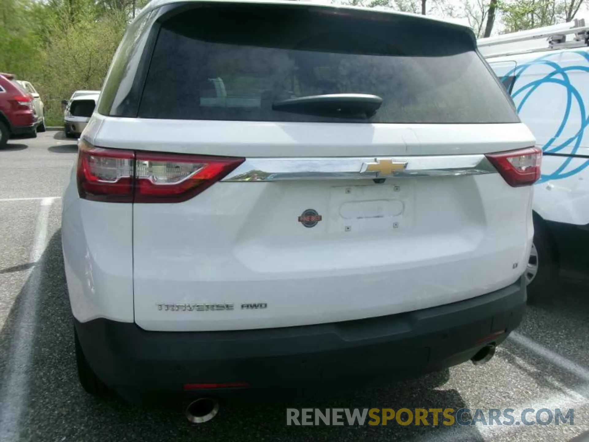 4 Photograph of a damaged car 1GNEVMKW0LJ232345 CHEVROLET TRAVERSE 2020
