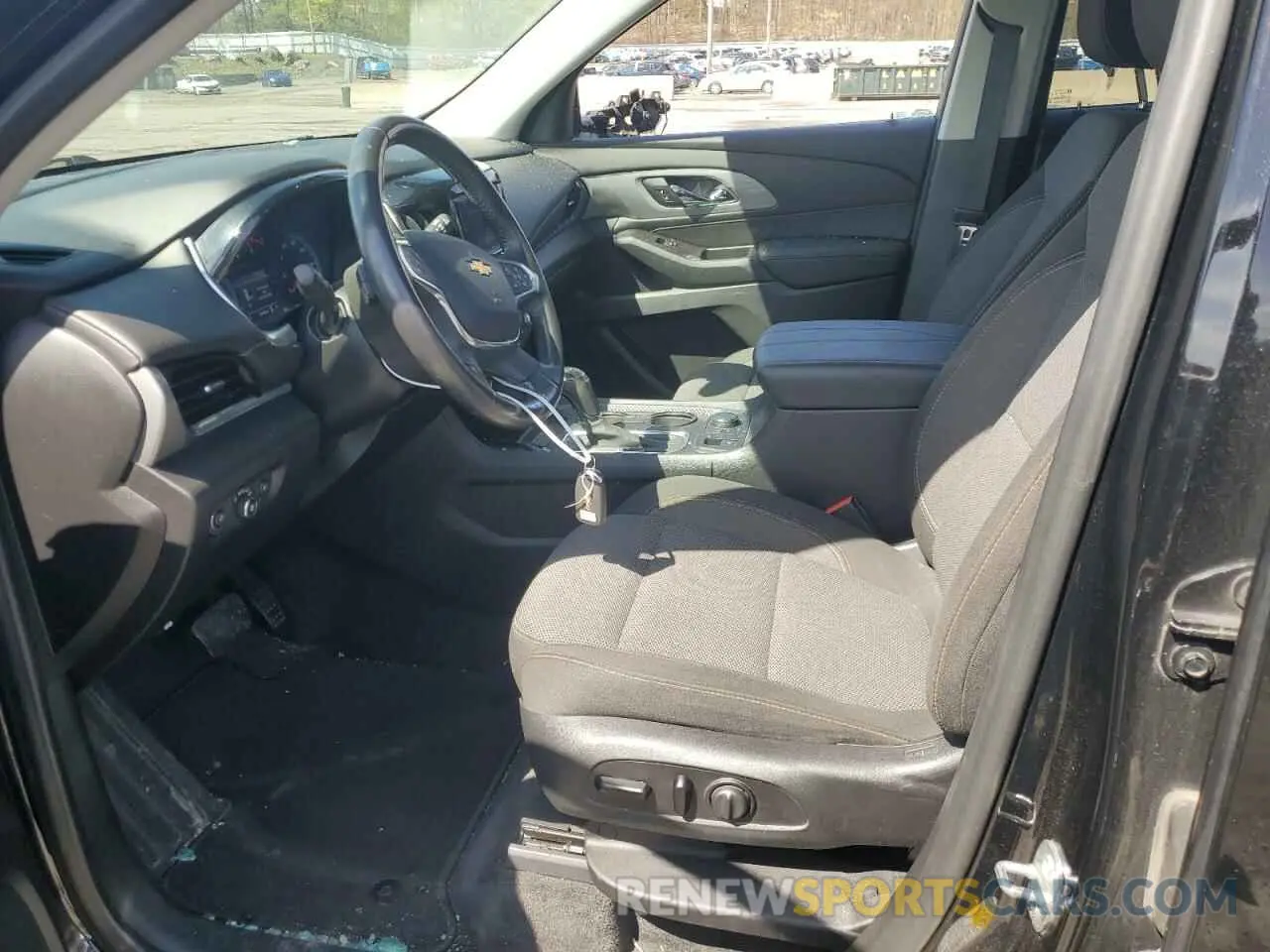 7 Photograph of a damaged car 1GNEVMKW3LJ195937 CHEVROLET TRAVERSE 2020