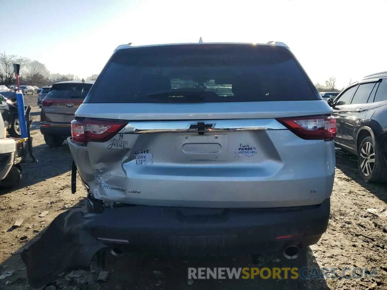 6 Photograph of a damaged car 1GNEVMKW6LJ199884 CHEVROLET TRAVERSE 2020