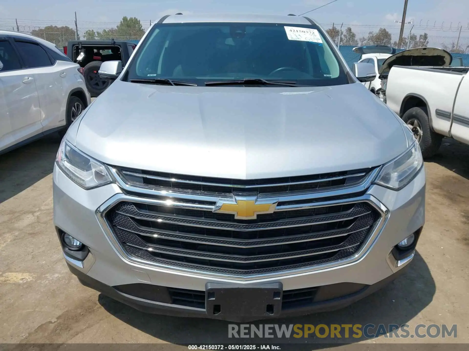 13 Photograph of a damaged car 1GNEVMKW8LJ219181 CHEVROLET TRAVERSE 2020