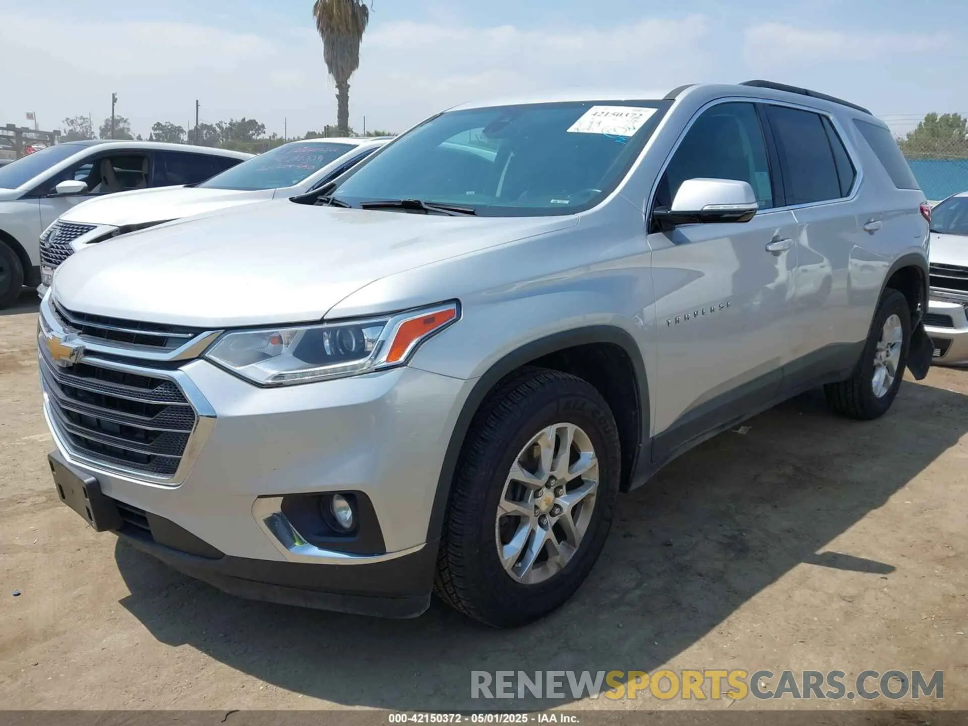 2 Photograph of a damaged car 1GNEVMKW8LJ219181 CHEVROLET TRAVERSE 2020