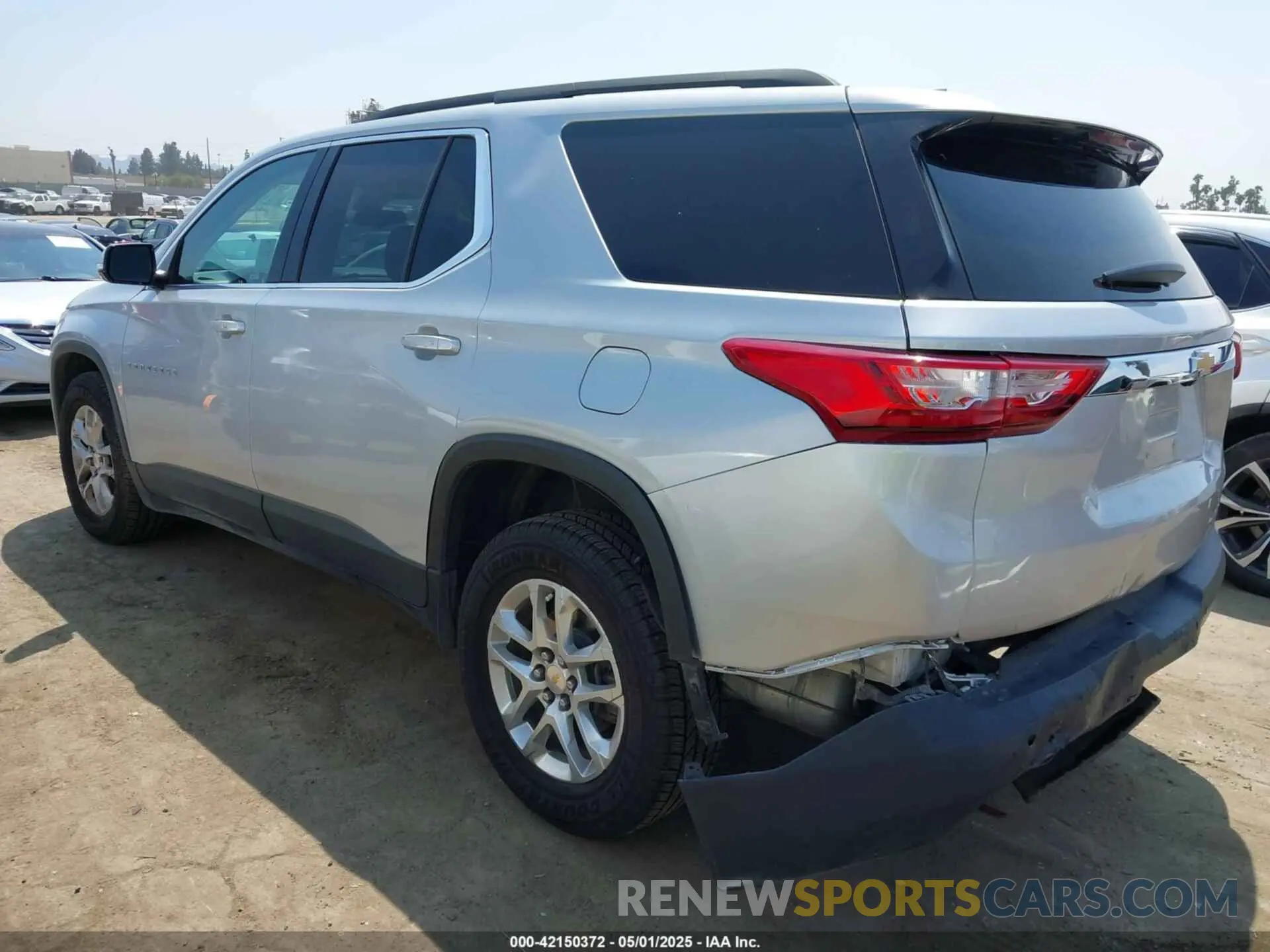 3 Photograph of a damaged car 1GNEVMKW8LJ219181 CHEVROLET TRAVERSE 2020