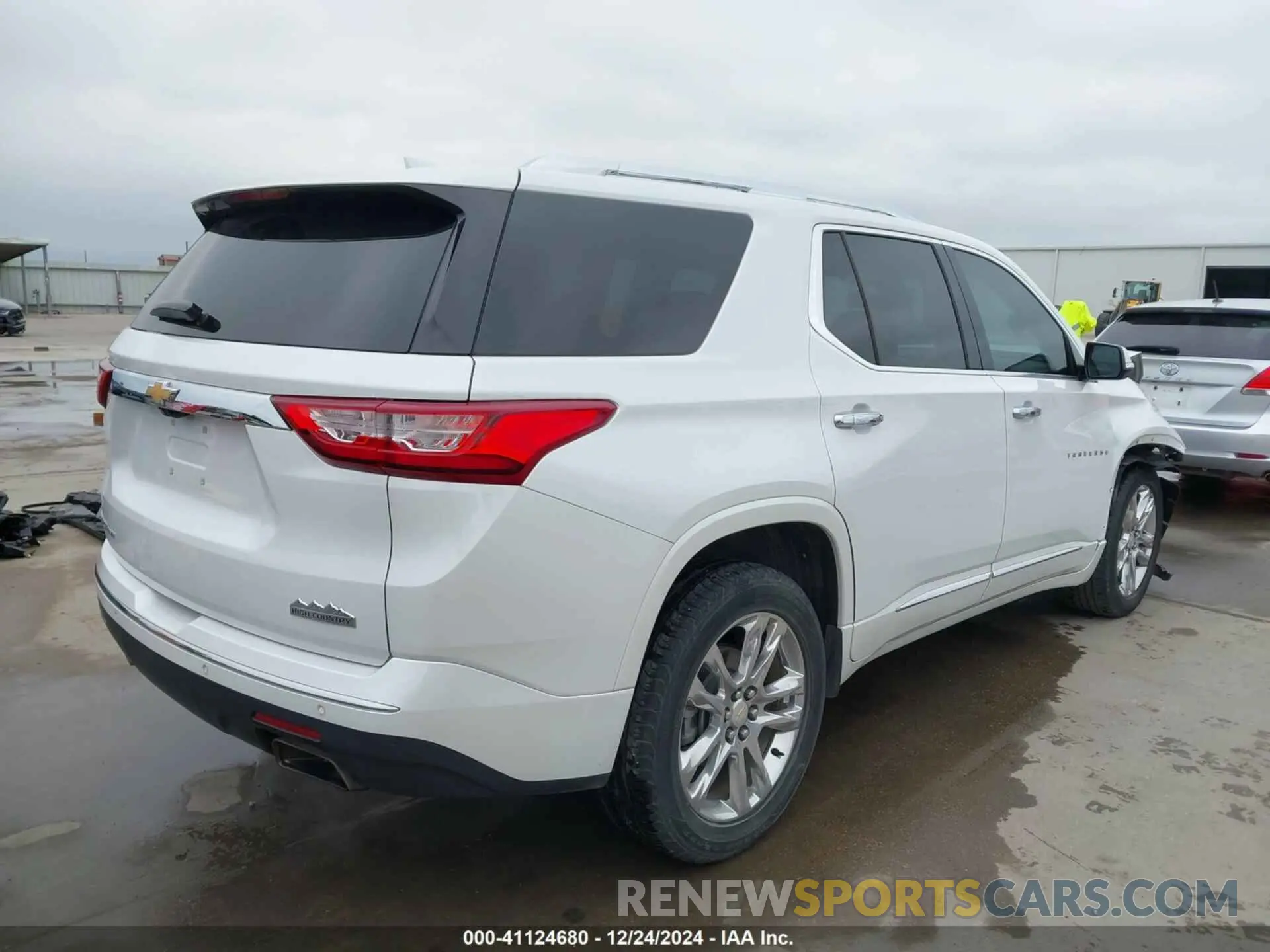 4 Photograph of a damaged car 1GNEVNKW2LJ191383 CHEVROLET TRAVERSE 2020