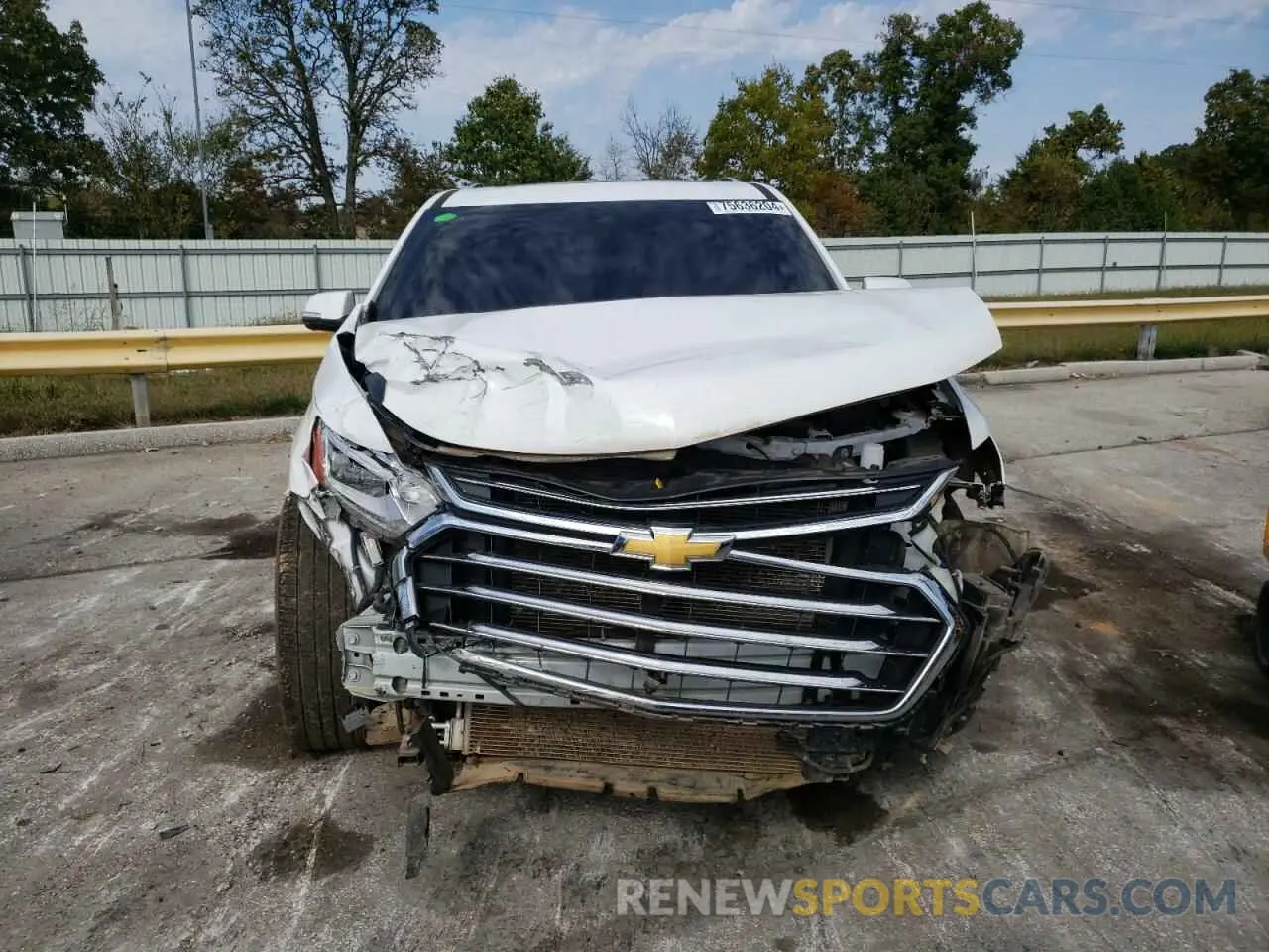 5 Photograph of a damaged car 1GNEVNKW3LJ157274 CHEVROLET TRAVERSE 2020