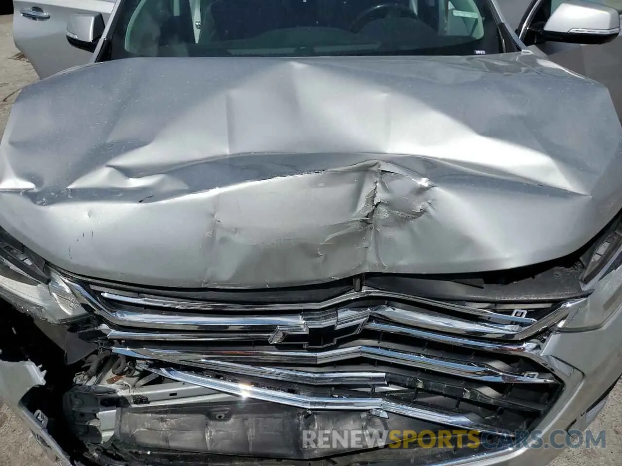 13 Photograph of a damaged car 1GNEVNKW6LJ186476 CHEVROLET TRAVERSE 2020