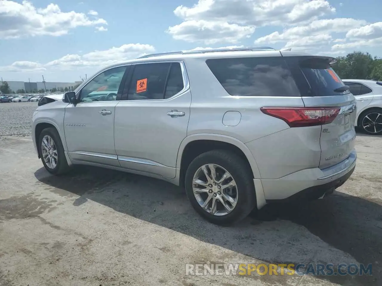 2 Photograph of a damaged car 1GNEVNKW6LJ186476 CHEVROLET TRAVERSE 2020