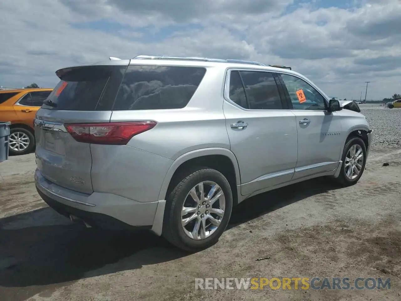 3 Photograph of a damaged car 1GNEVNKW6LJ186476 CHEVROLET TRAVERSE 2020