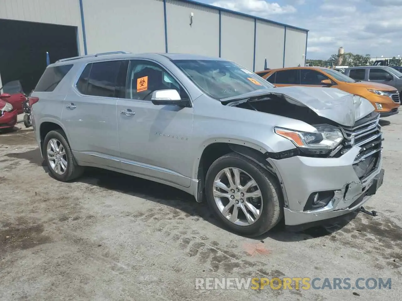 4 Photograph of a damaged car 1GNEVNKW6LJ186476 CHEVROLET TRAVERSE 2020