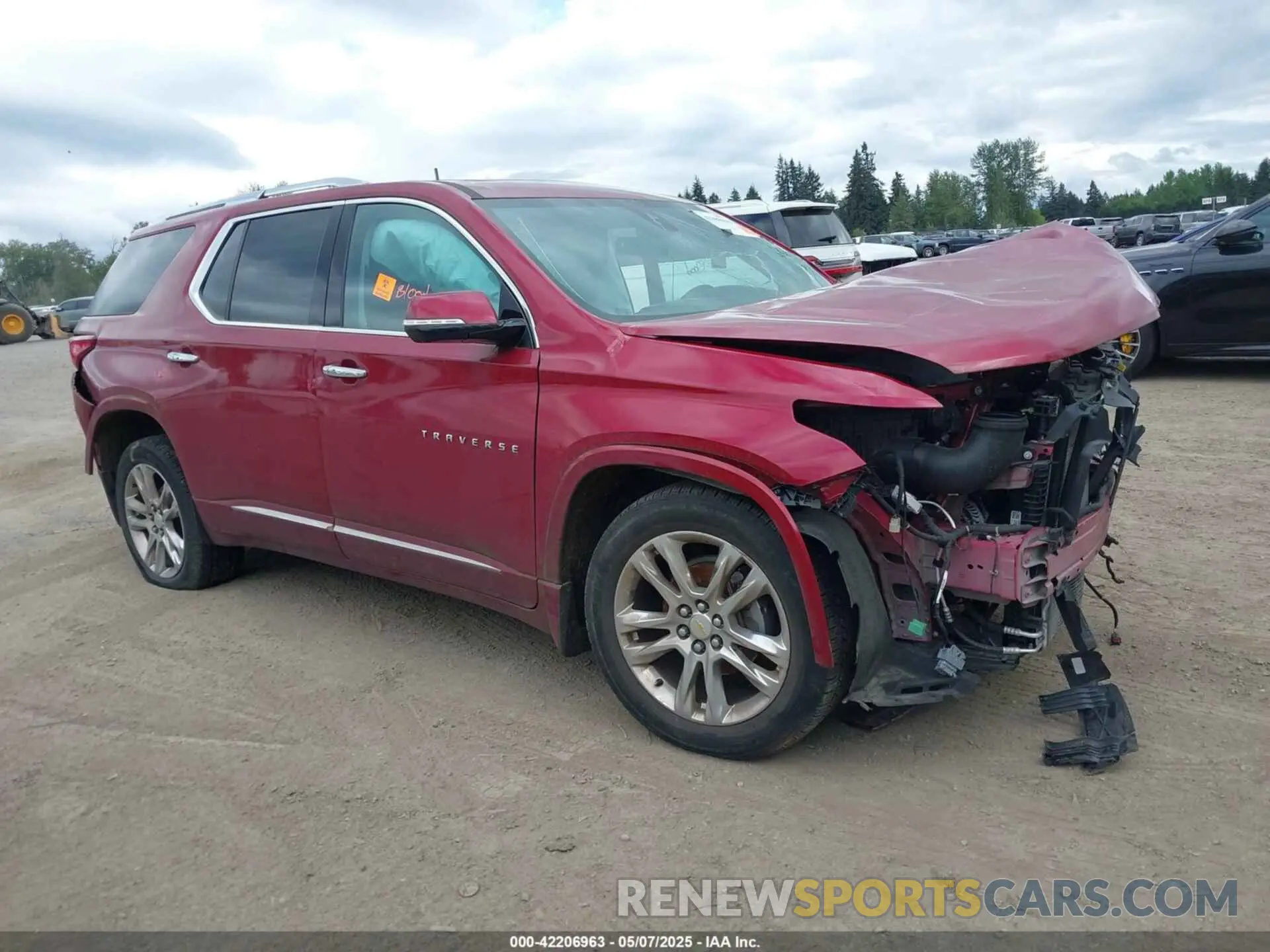 1 Photograph of a damaged car 1GNEVNKW6LJ262729 CHEVROLET TRAVERSE 2020